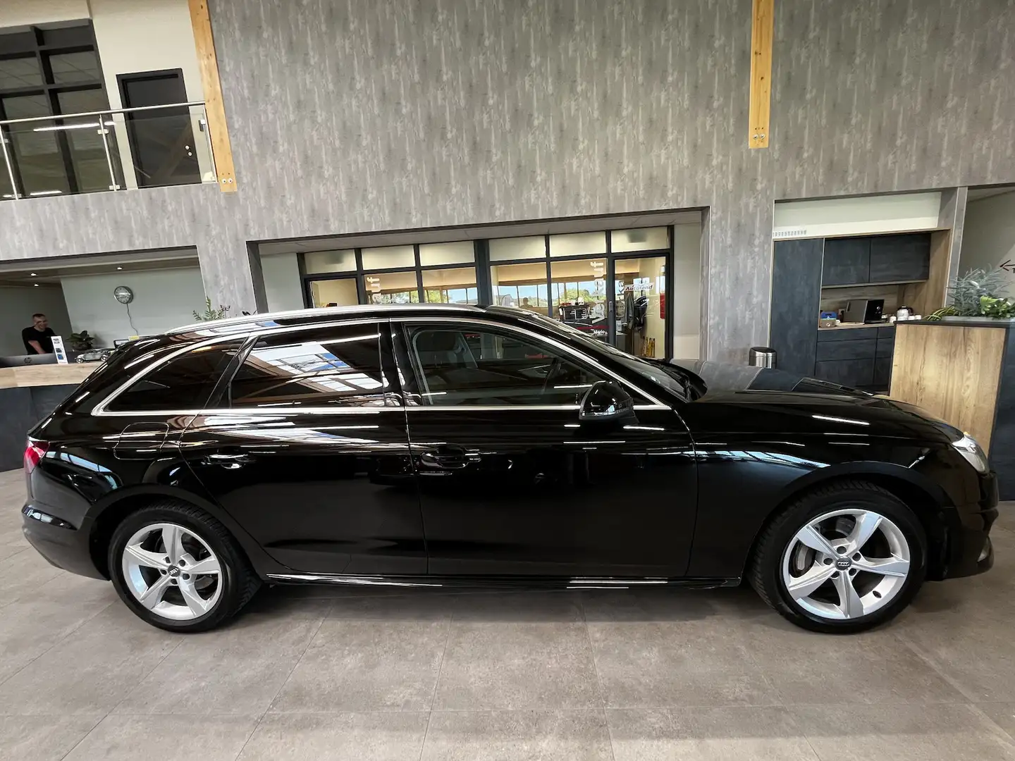 Audi A4 Avant 40 TDI Advanced LED Navi+ PTS AHK ACC Noir - 2
