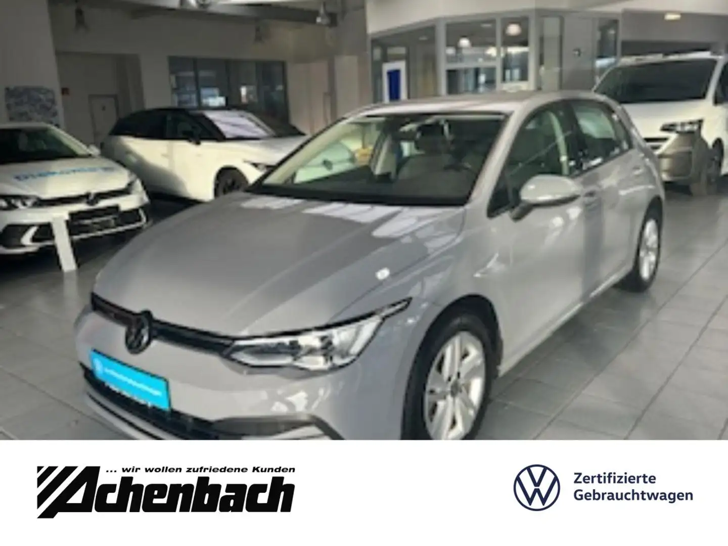 Volkswagen Golf VIII Life 1.5 TSI, LED,Navi, Keyless Start Grau - 1