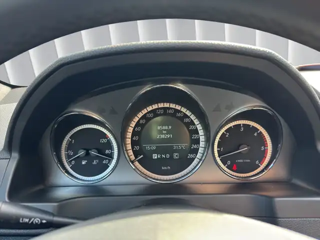 Mercedes-Benz C-Class view 13