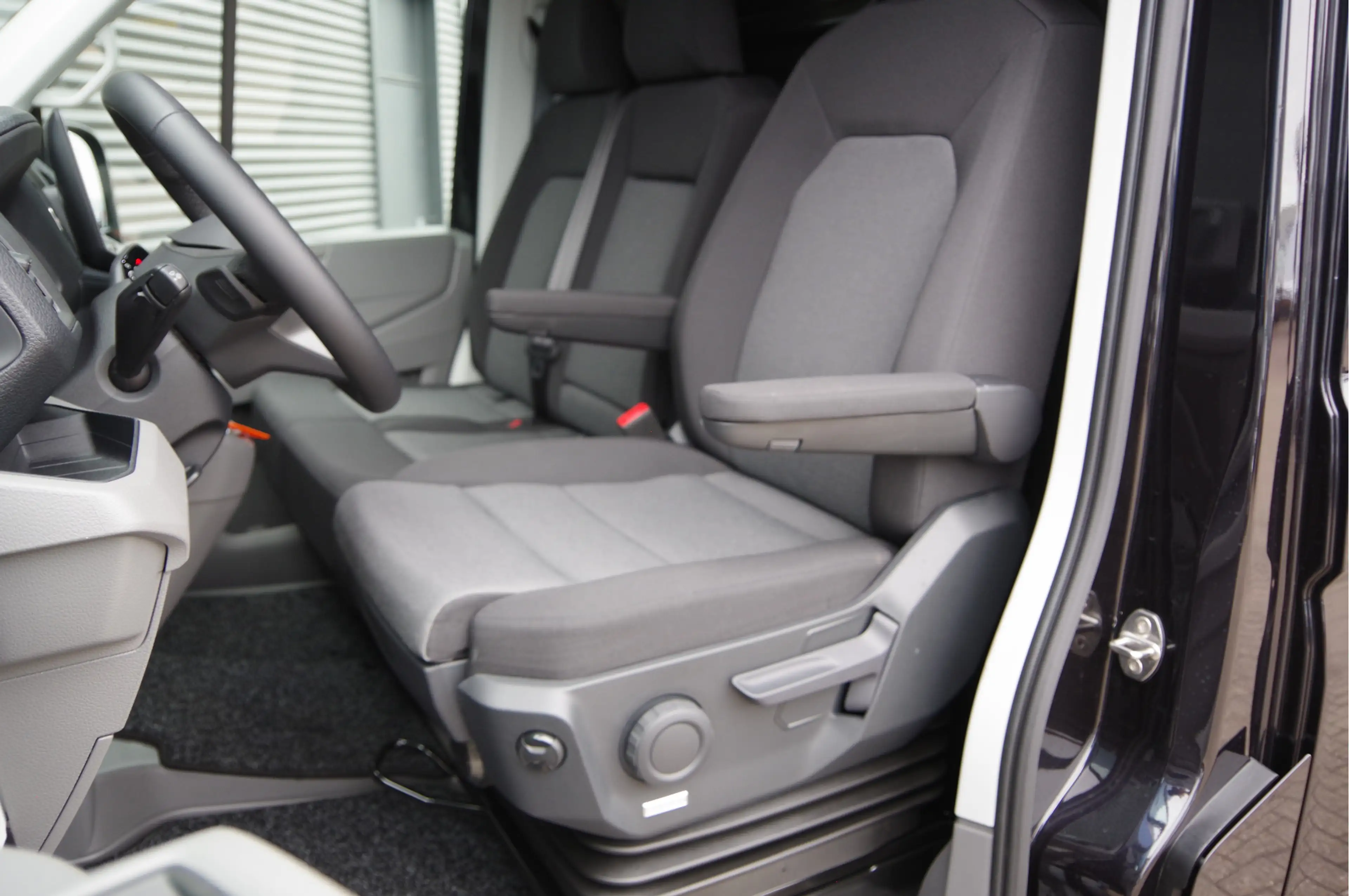 Volkswagen Crafter 35 2.0 TDI L3H3(L2H2) AUT. 3-ZITS, FACELIFT, BETIM — photo 7