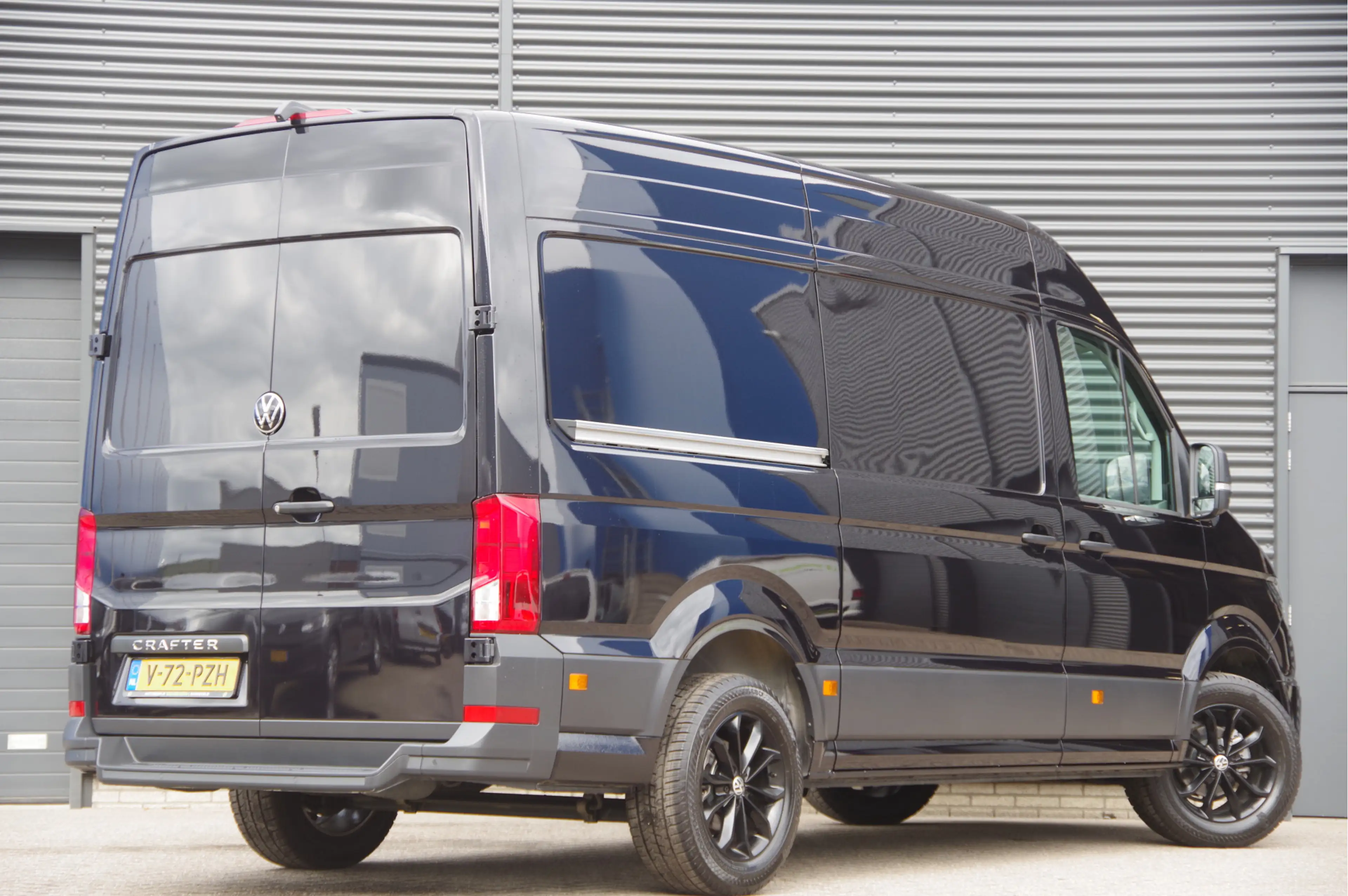 Volkswagen Crafter 35 2.0 TDI L3H3(L2H2) AUT. 3-ZITS, FACELIFT, BETIM — photo 2