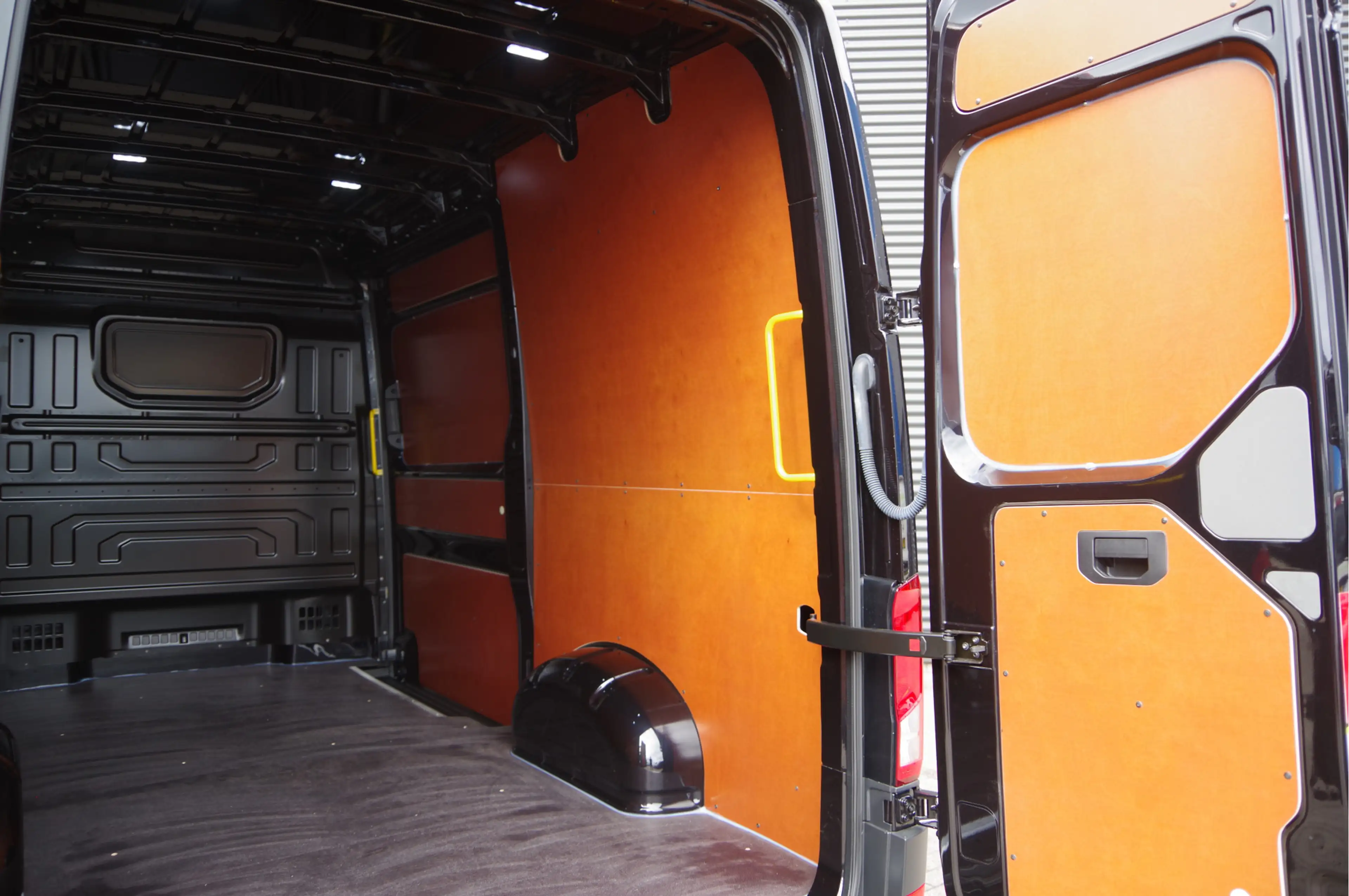 Volkswagen Crafter 35 2.0 TDI L3H3(L2H2) AUT. 3-ZITS, FACELIFT, BETIM — photo 33