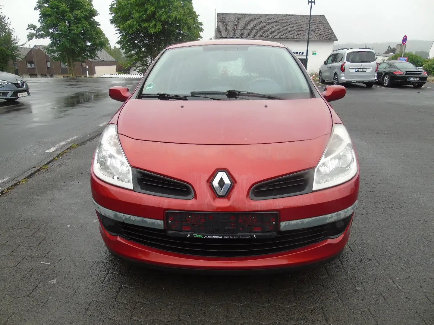 Renault Clio III Privilege Automatik 1.6L *ERST 116000KM Rojo - 2