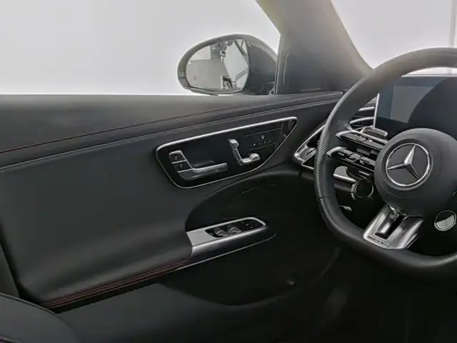 Mercedes-Benz E-Class view 9