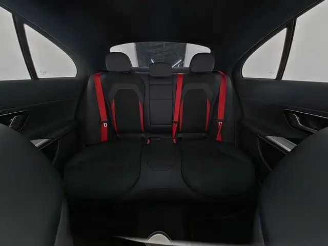 Mercedes-Benz E-Class view 10