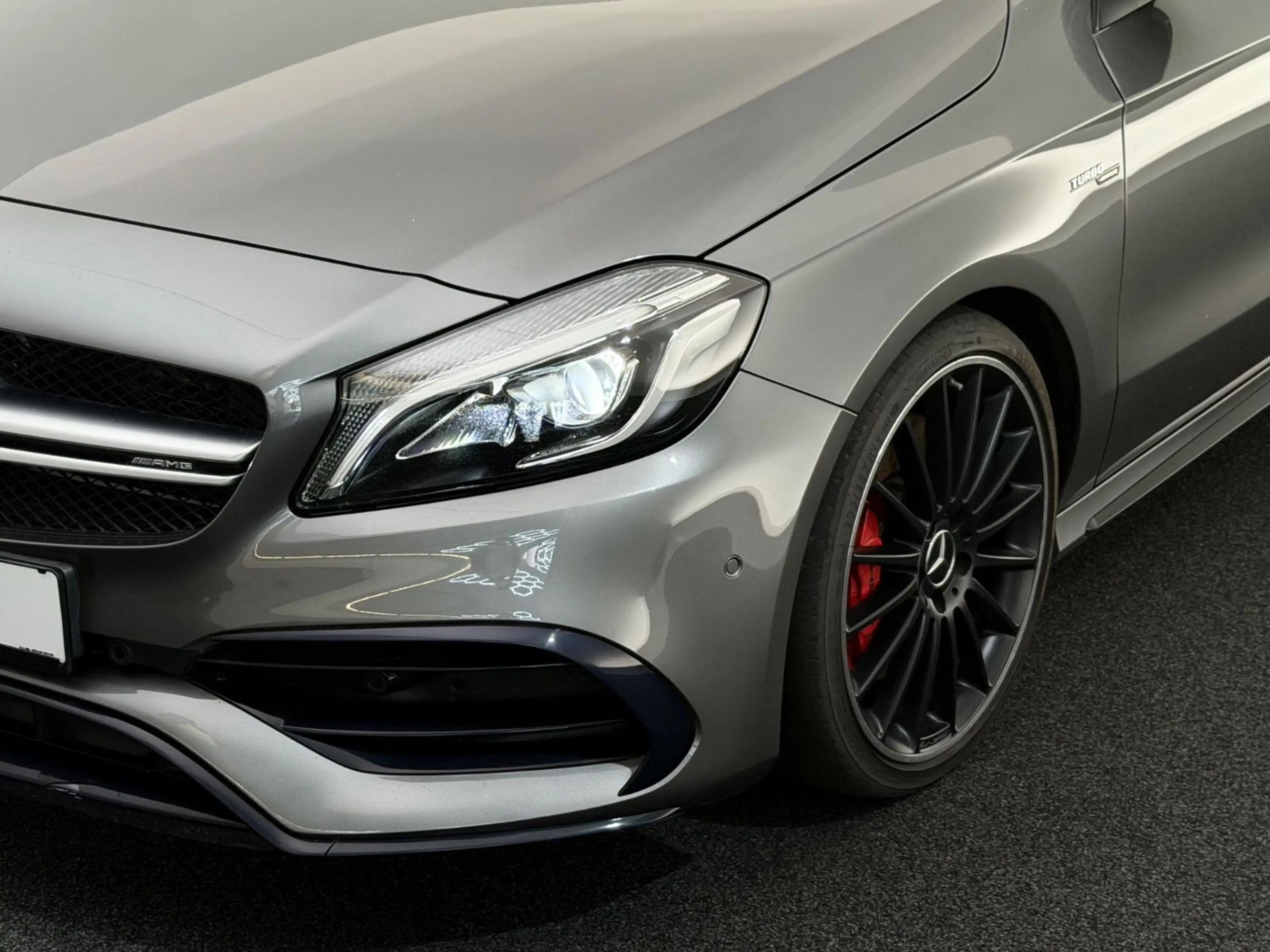 Mercedes-Benz A 45 AMG 4Ma.*NIGHT*LED-PANO-R.KAM-TEMPO-SHZ-19" — photo 11