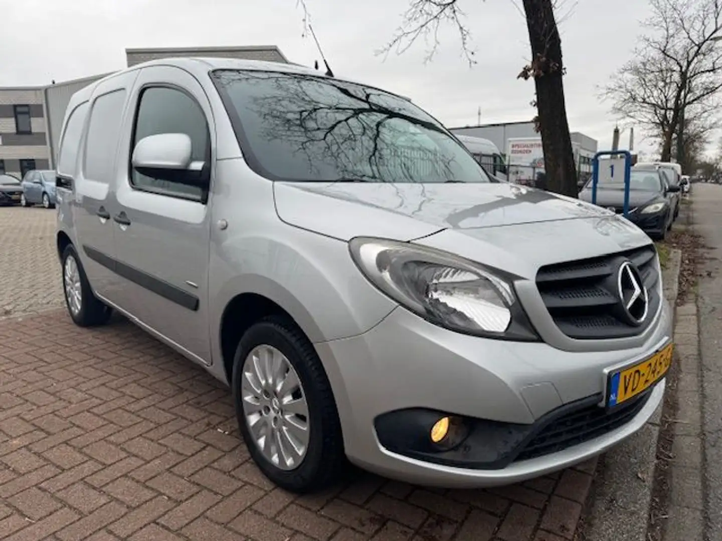 Mercedes-Benz Citan 109 CDI Ambition BlueEFFICIENCY 1e Eigenaar Airco, Grijs - 1