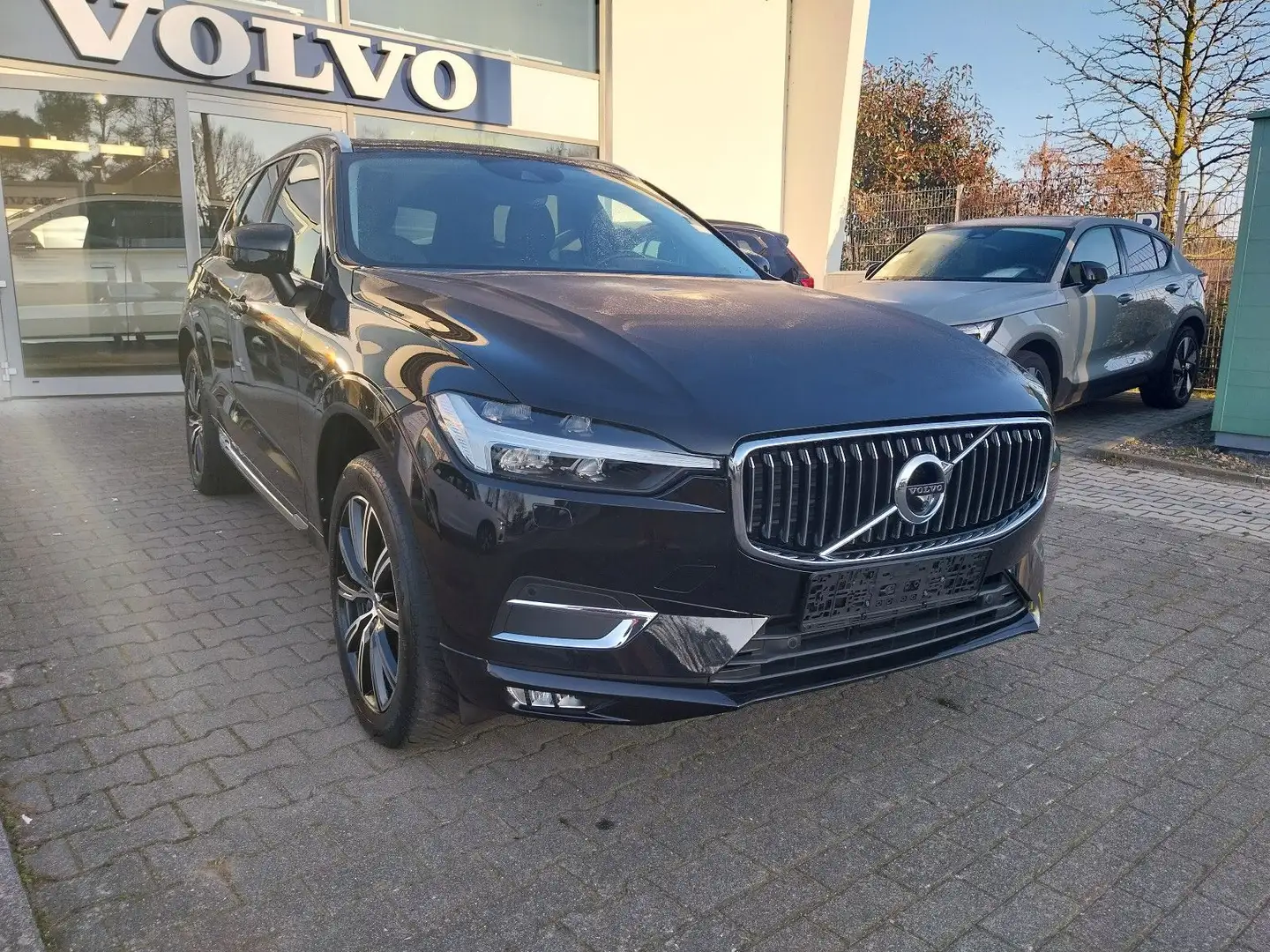 Volvo XC60 B5 Inscription AWD ACC Pano. AHK Noir - 1