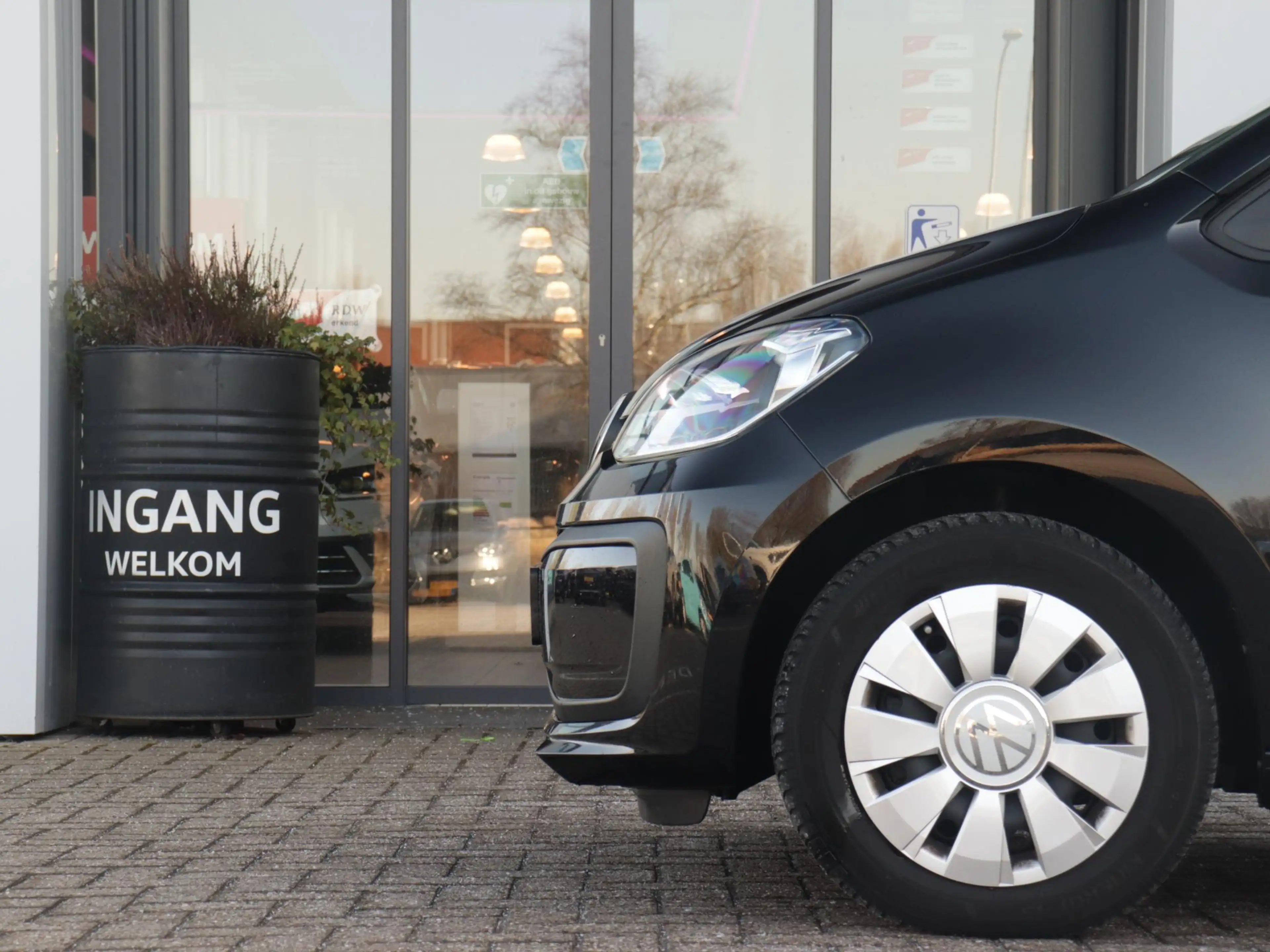 Volkswagen up! 1.0 | Camera | Cruise Control | Regensensor | Clim — photo 9