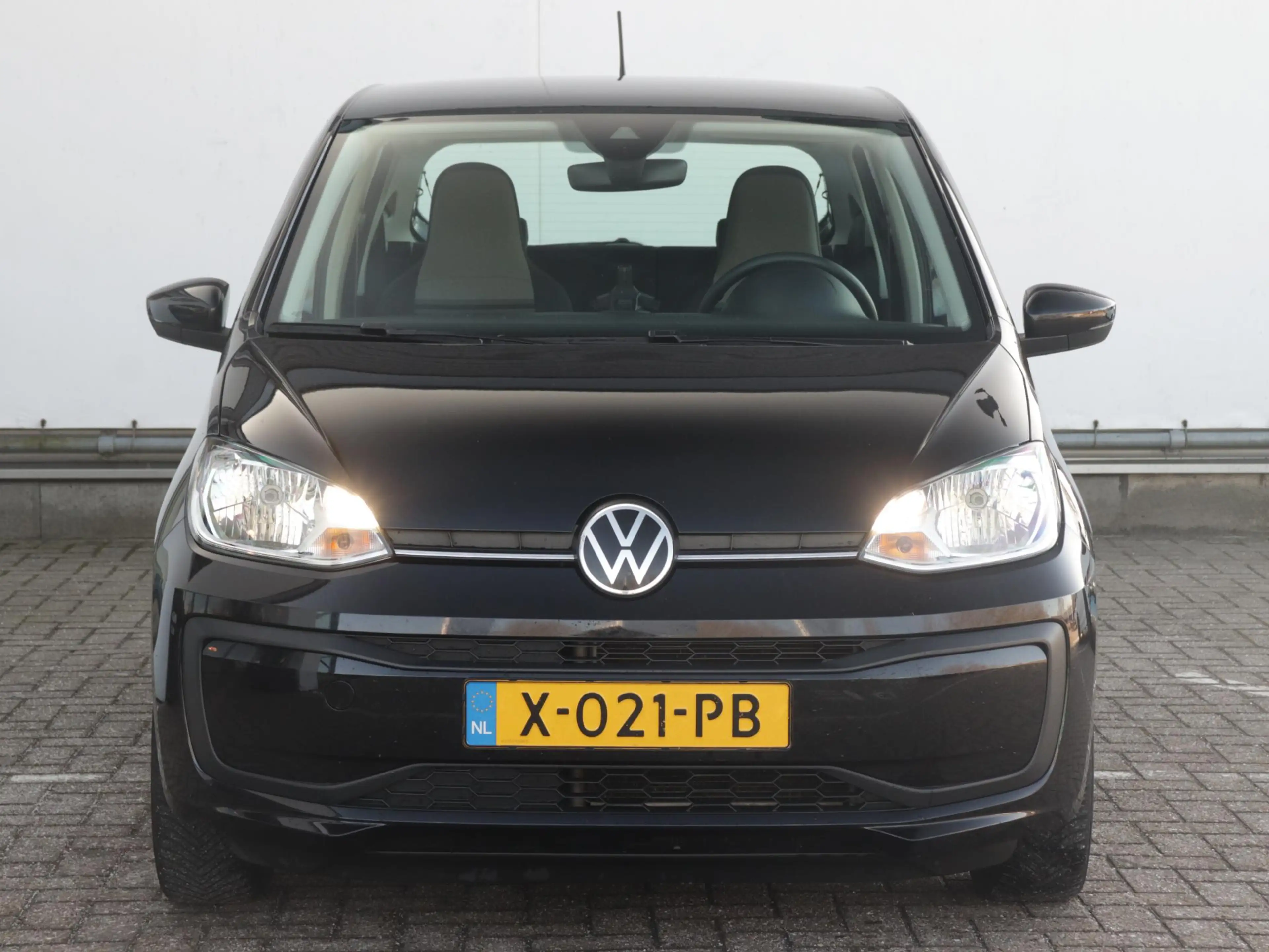 Volkswagen up! 1.0 | Camera | Cruise Control | Regensensor | Clim — photo 2