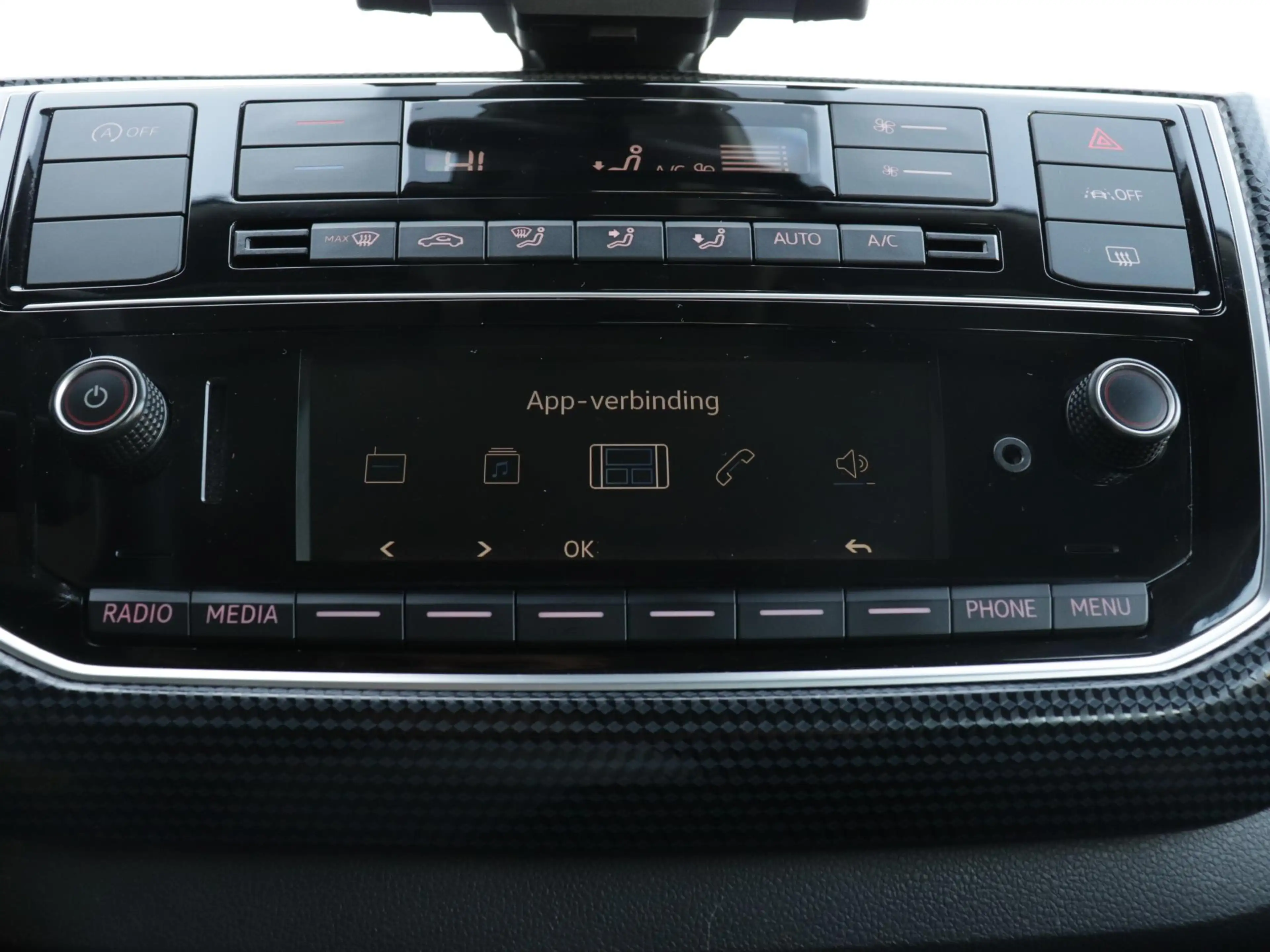 Volkswagen up! 1.0 | Camera | Cruise Control | Regensensor | Clim — photo 15
