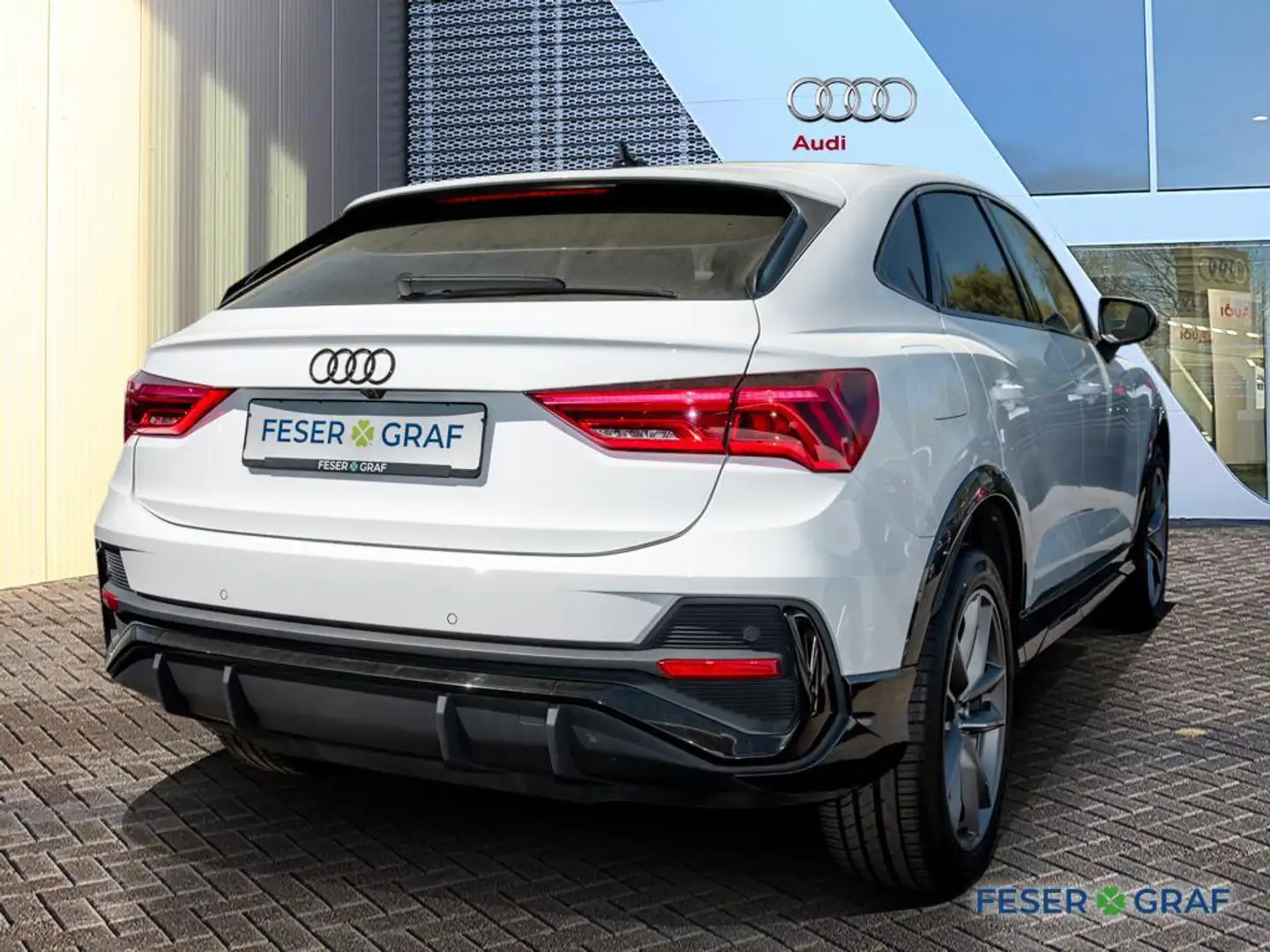 Audi Q3 Sportback 45TFSI e S line /Matrix/Leder/ACC/AHK/Ka Weiß - 2