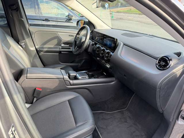 Mercedes-Benz GLA 180 2020 — vignette 13
