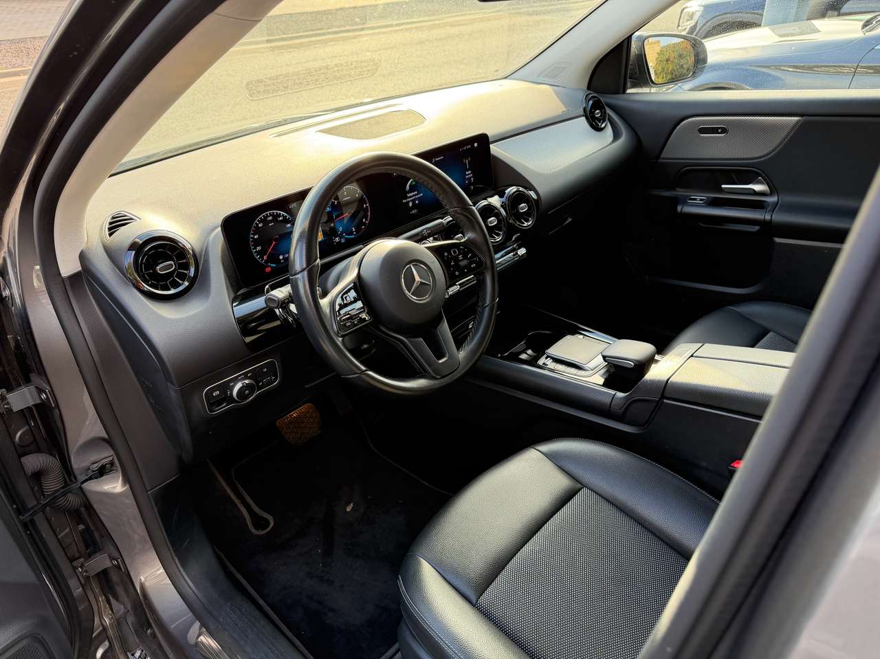 Mercedes-Benz GLA 180 2020 — photo 9 sur 16