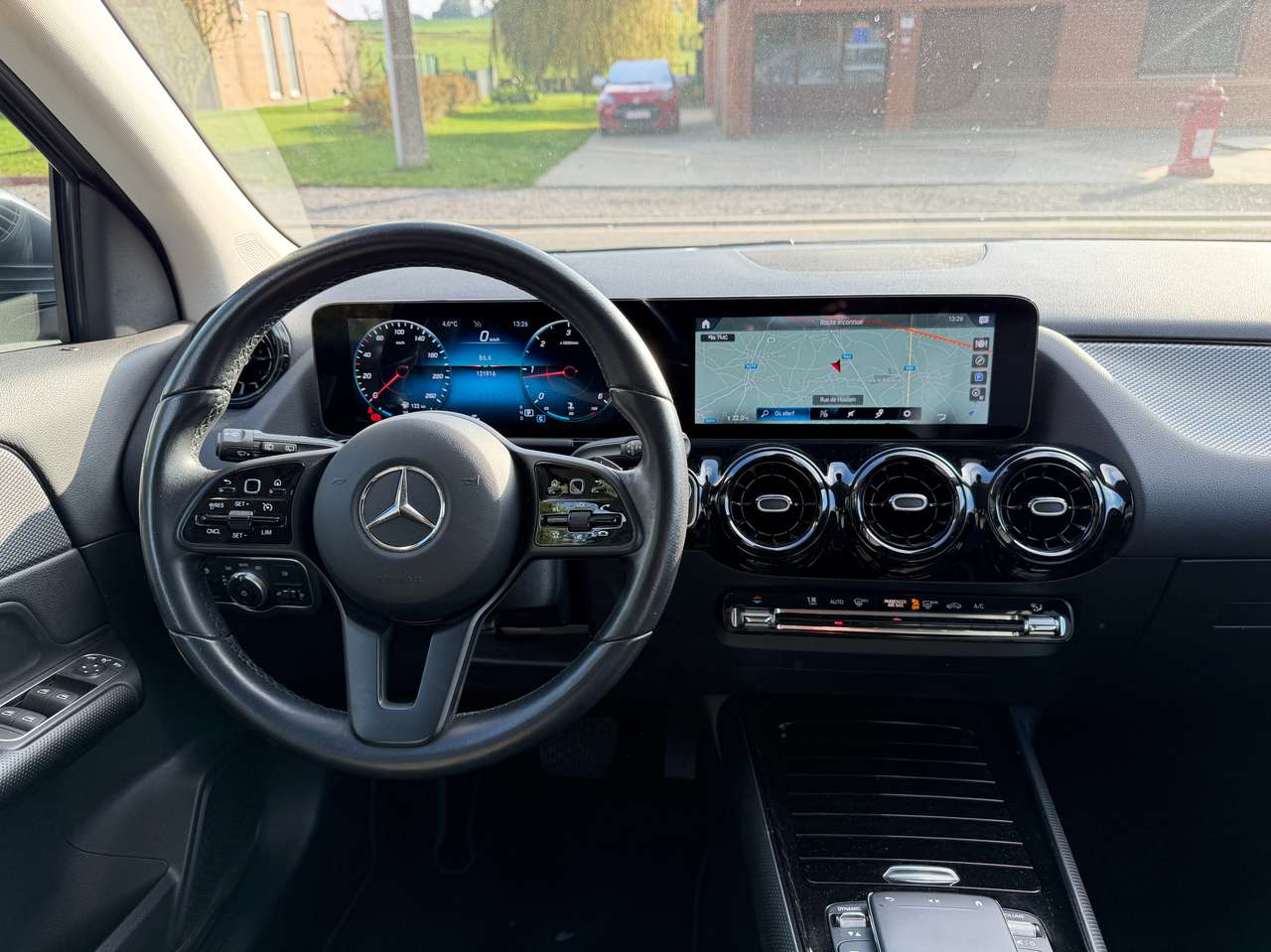 Mercedes-Benz GLA 180 2020 — photo 14 sur 16