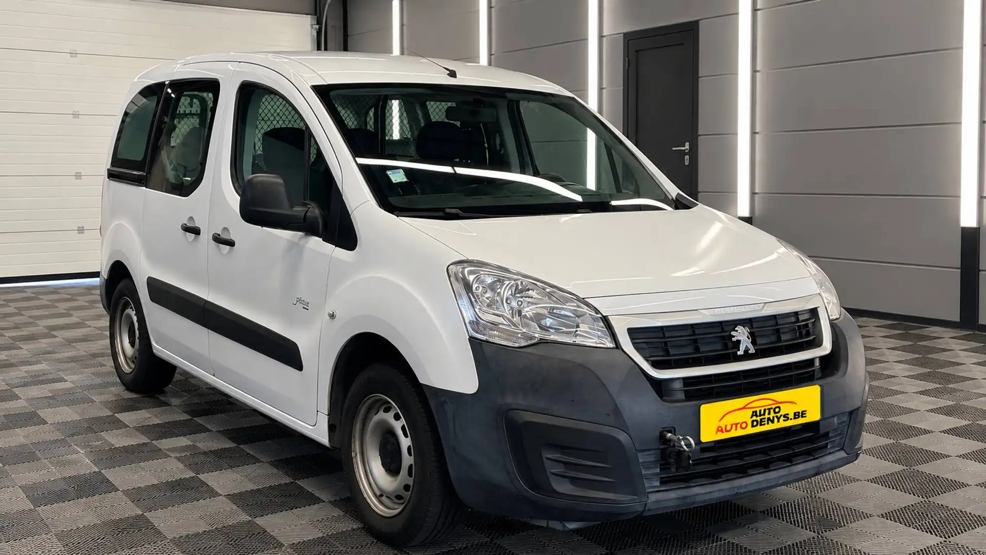 Peugeot Partner BENZINE bj. 2017 amper 56.544km Euro 6 Blanco - 1