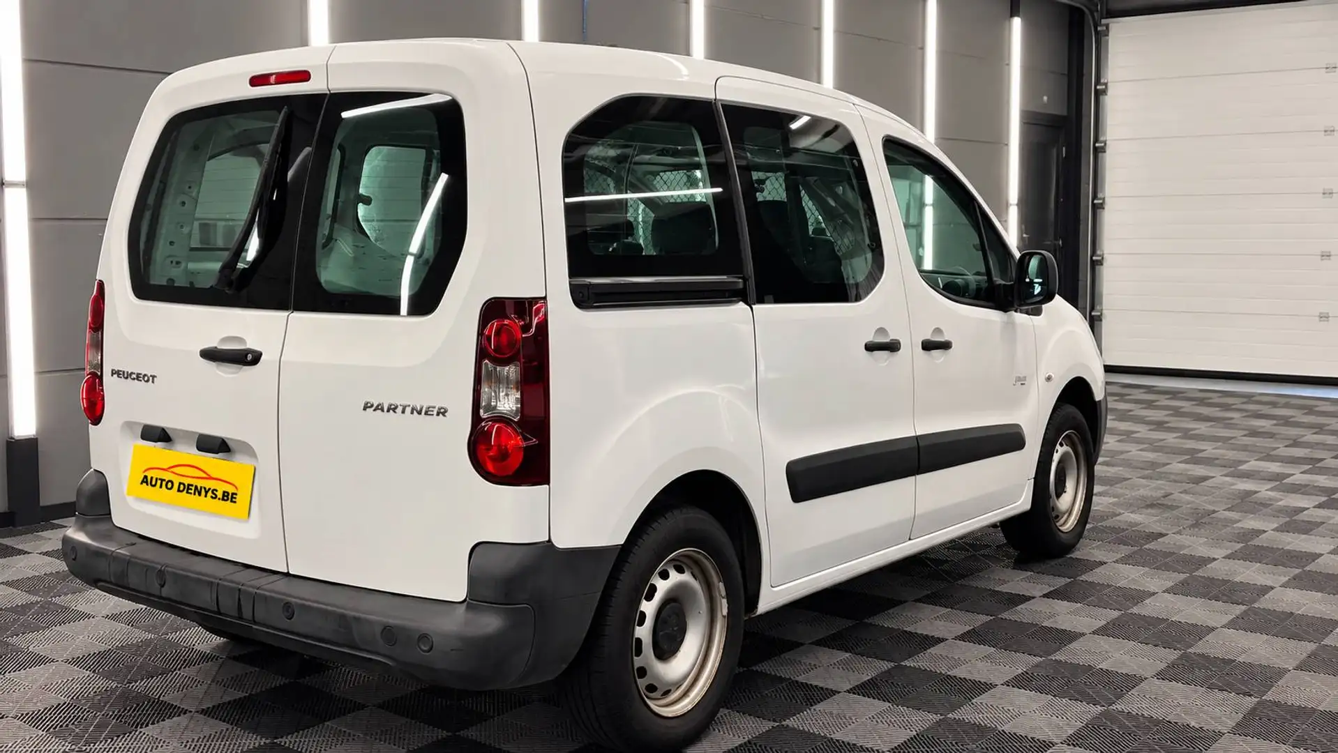 Peugeot Partner BENZINE bj. 2017 amper 56.544km Euro 6 Blanco - 2