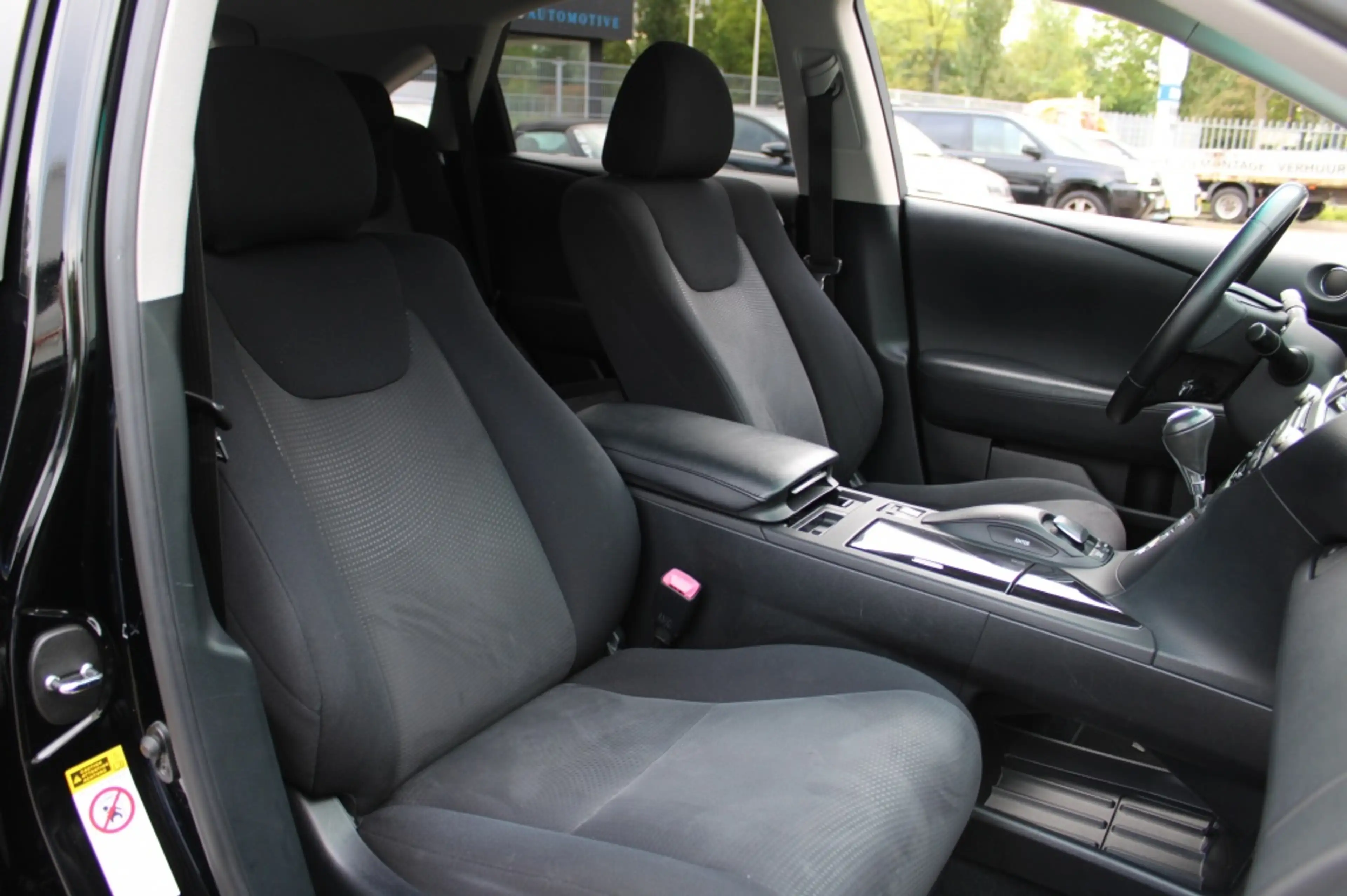 Lexus RX 450h 2WD Preference — photo 30