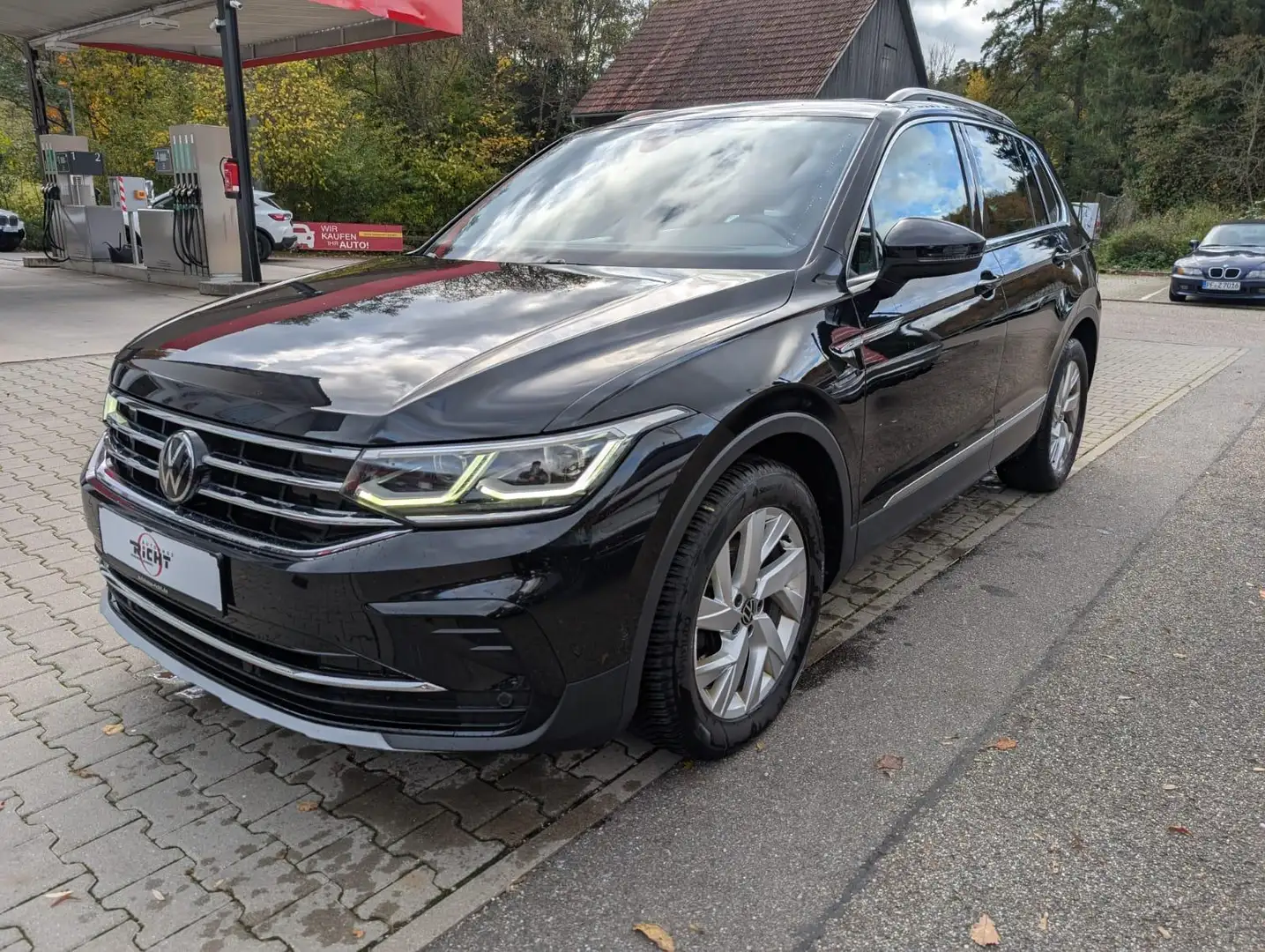 Volkswagen Tiguan 2.0 TDI Elegance Navi Pano Matrix SHZ PDC Schwarz - 2