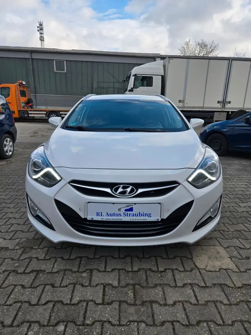 Hyundai i40 cw FIFA World Cup Edition*8Fach bereift * Weiß - 2
