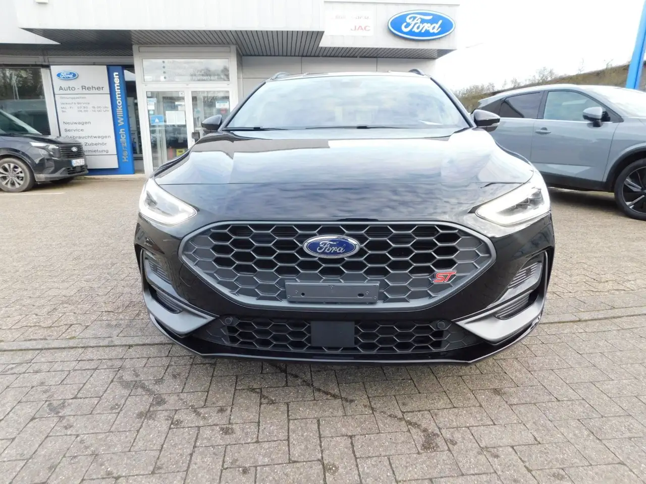 Ford Focus Turnier ST X Autom. HeadUp / Bliss / ACC 2