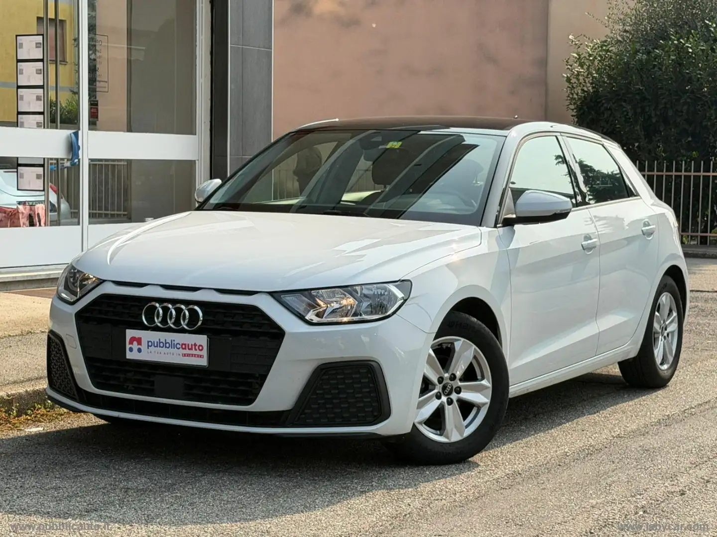 Audi A1 SPB 25 TFSI S tronic Admired Weiß - 2