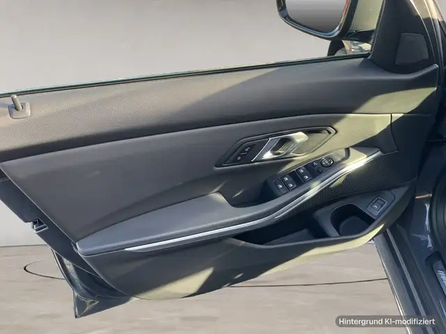 BMW 3 Series view 14