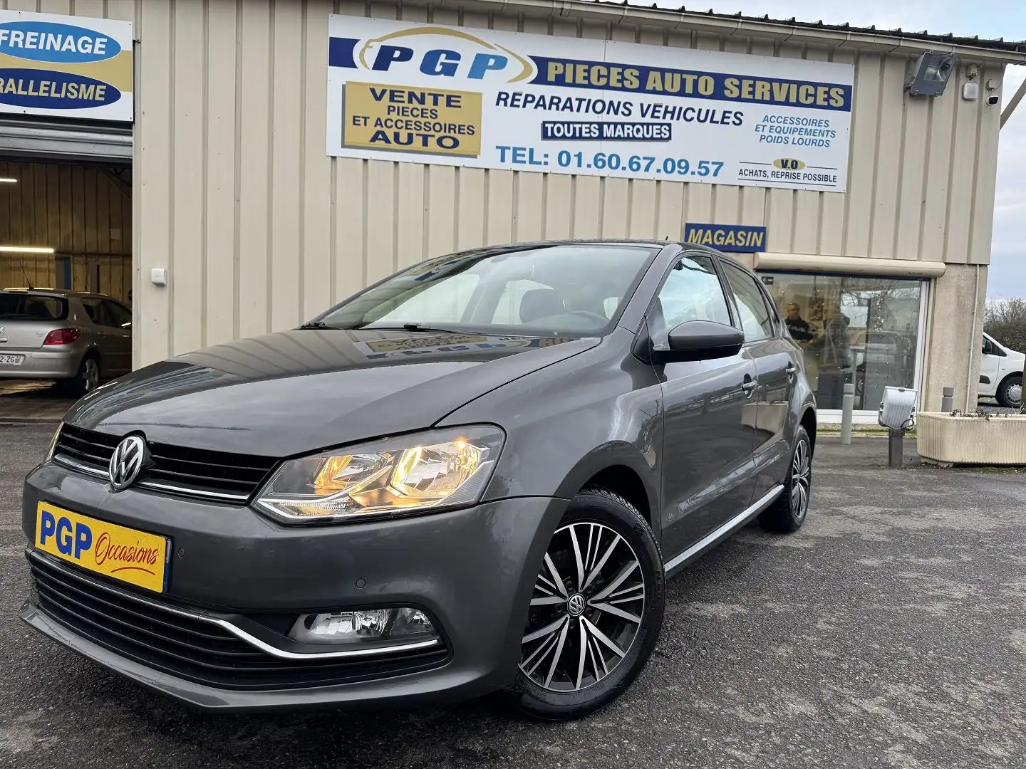Volkswagen Polo 1.4 TDI 90CH BLUEMOTION TECHNOLOGY ALLSTAR 5P Gris - 1