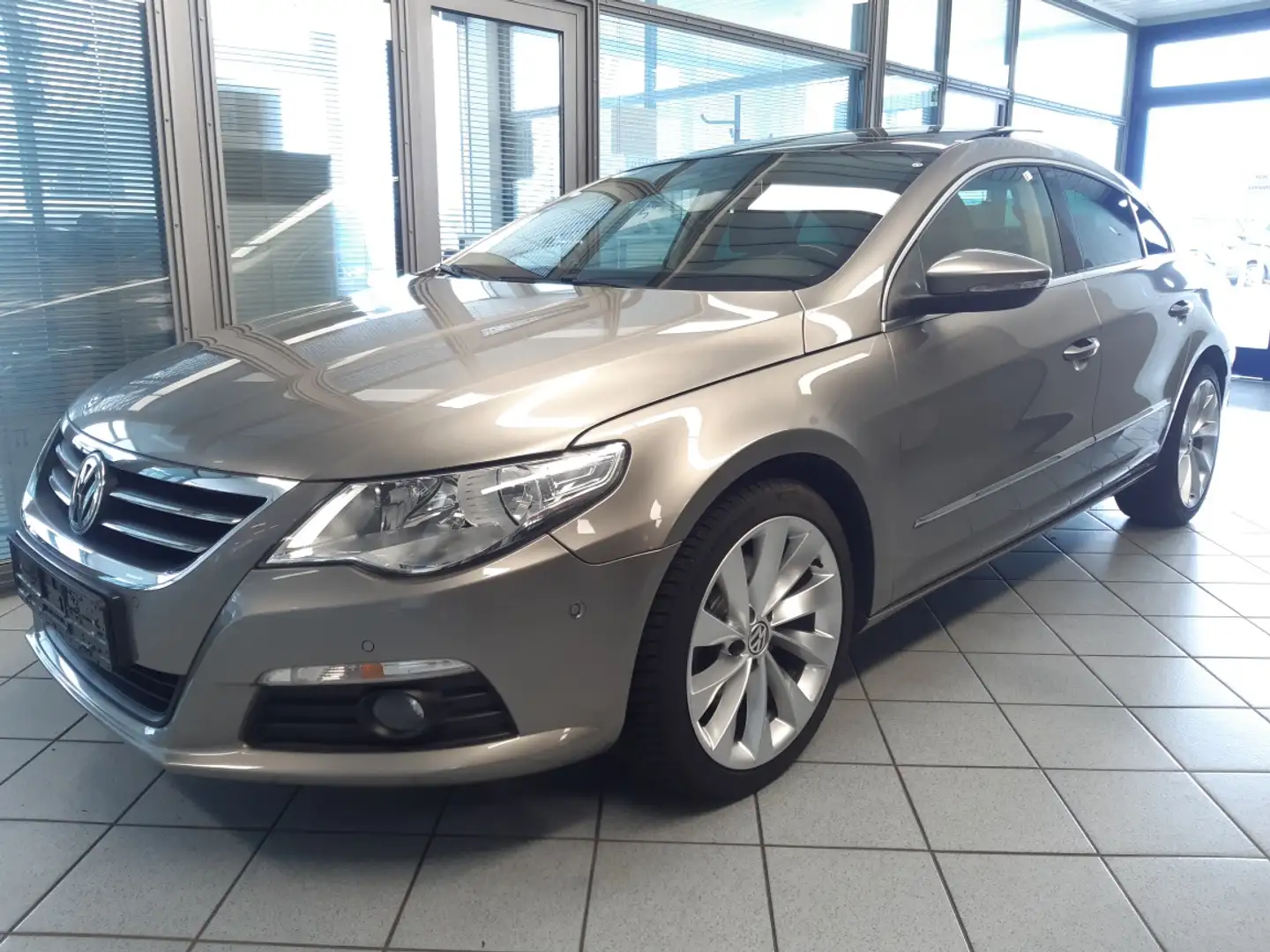 Volkswagen Passat CC BlueMotion 1.Hand.Leder,Pano,Navi,SH Beige - 2