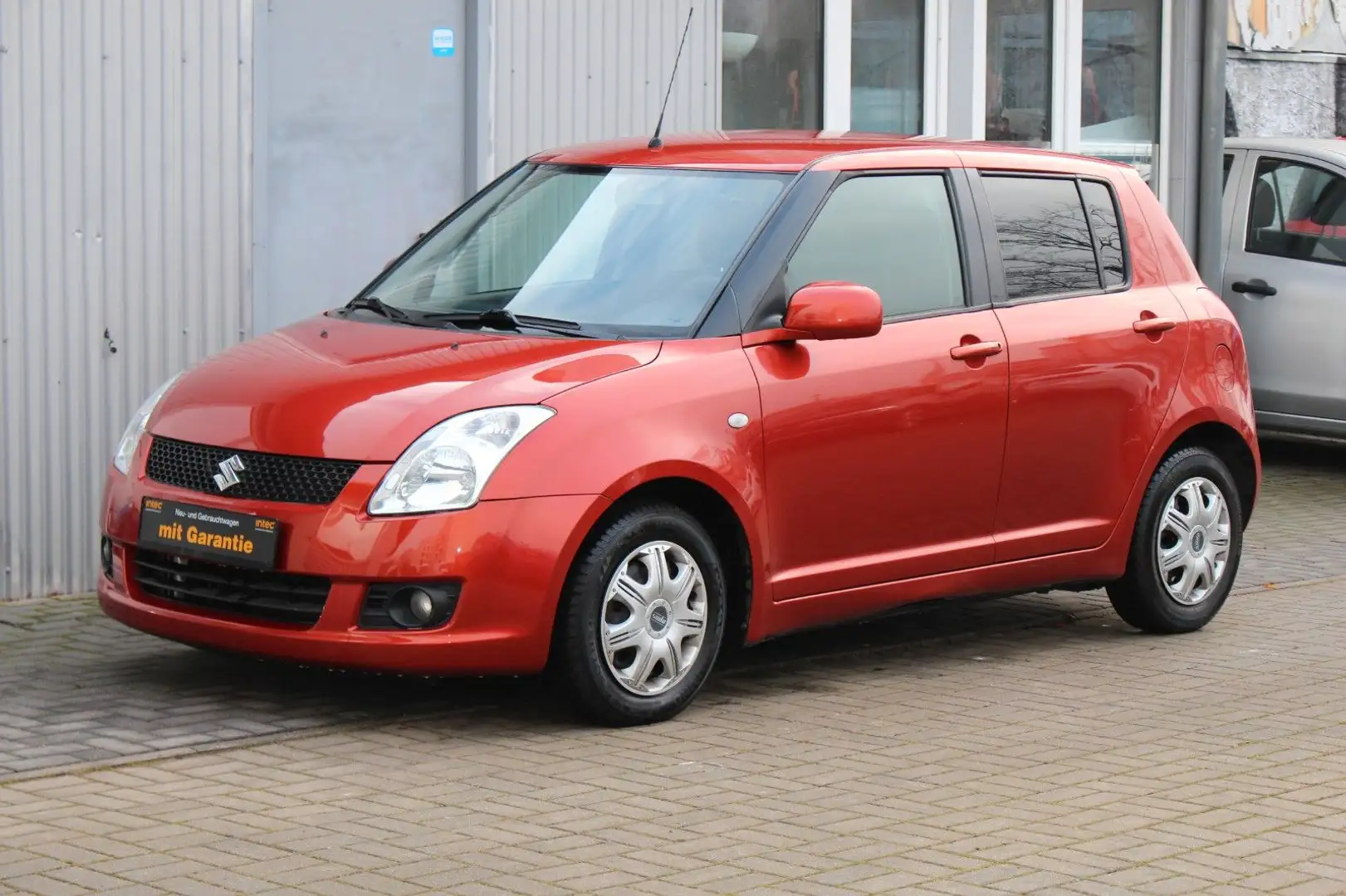 Suzuki Swift Comfort Automatik+Navi+Klima+Carplay Rot - 1