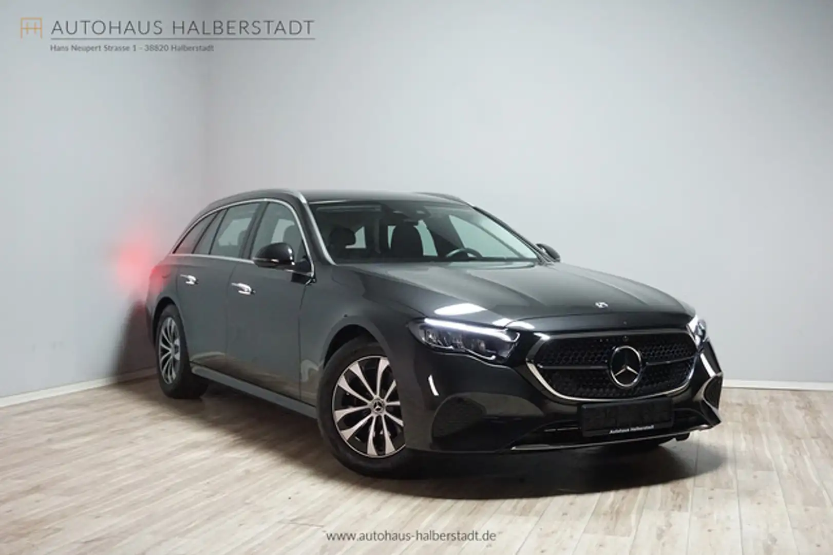 Mercedes-Benz E 220 d T-Modell AVANTGARDE/P20-Distr./AHK Grau - 1