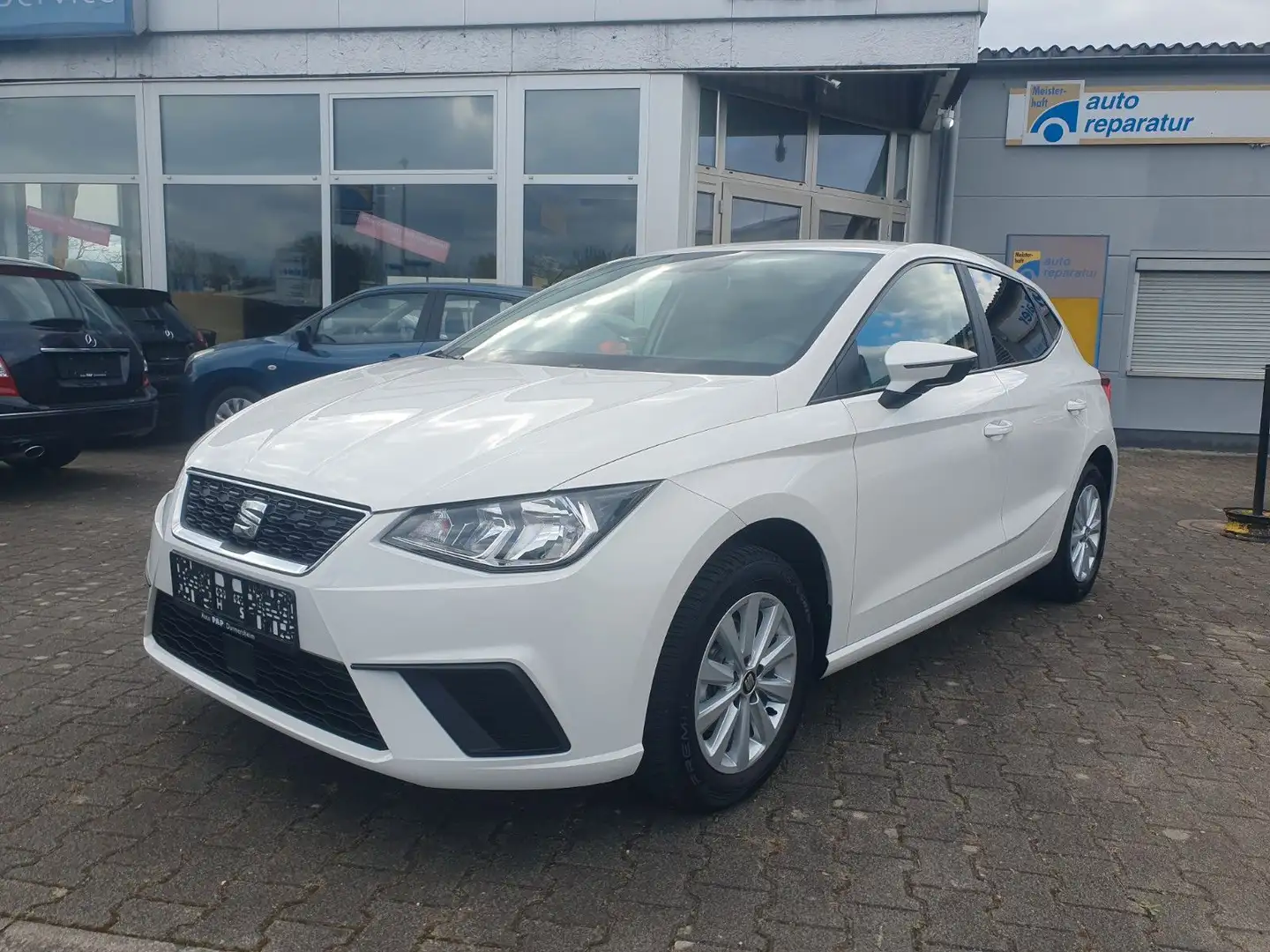 SEAT Ibiza 1.0 TSI 90PS Navi ACC LED FullLink TÜV Neu Blanc - 1