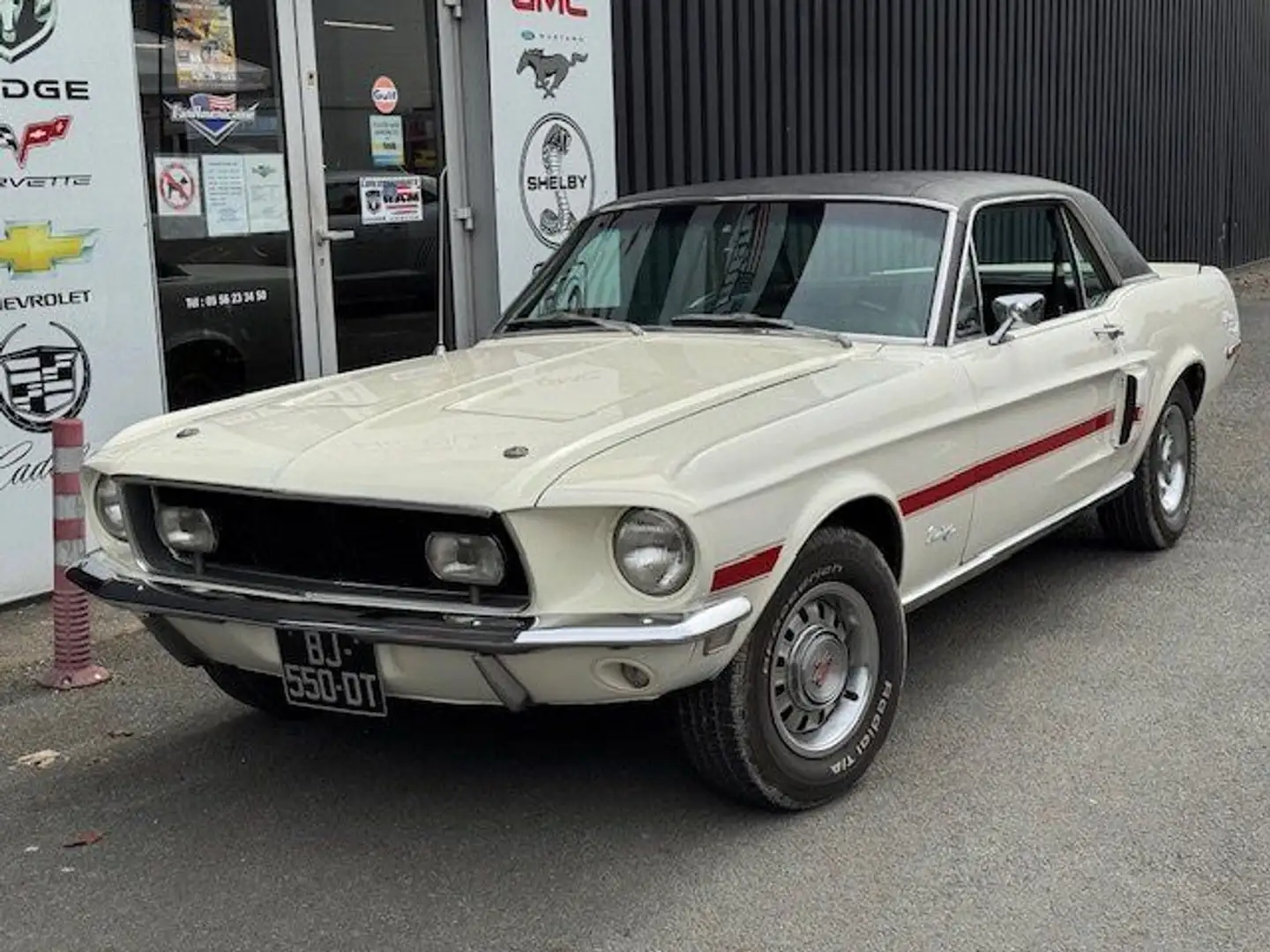 Ford Mustang GT/CS 302-4V CODE J Blanc - 2