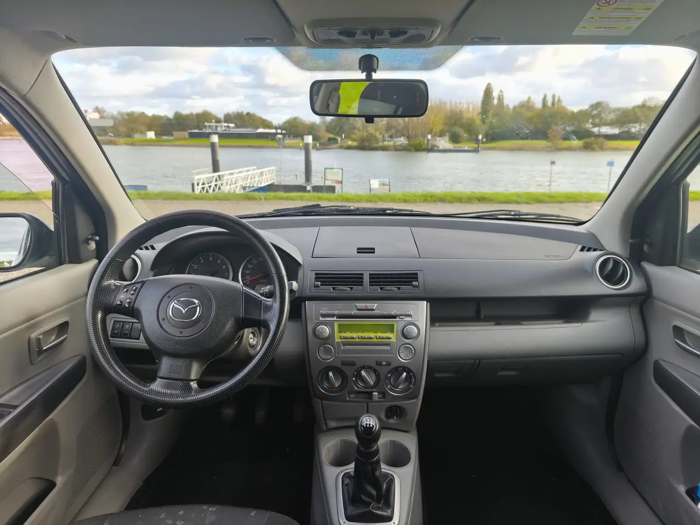 Mazda 2 2 1.2 Exclusive Grijs - 2