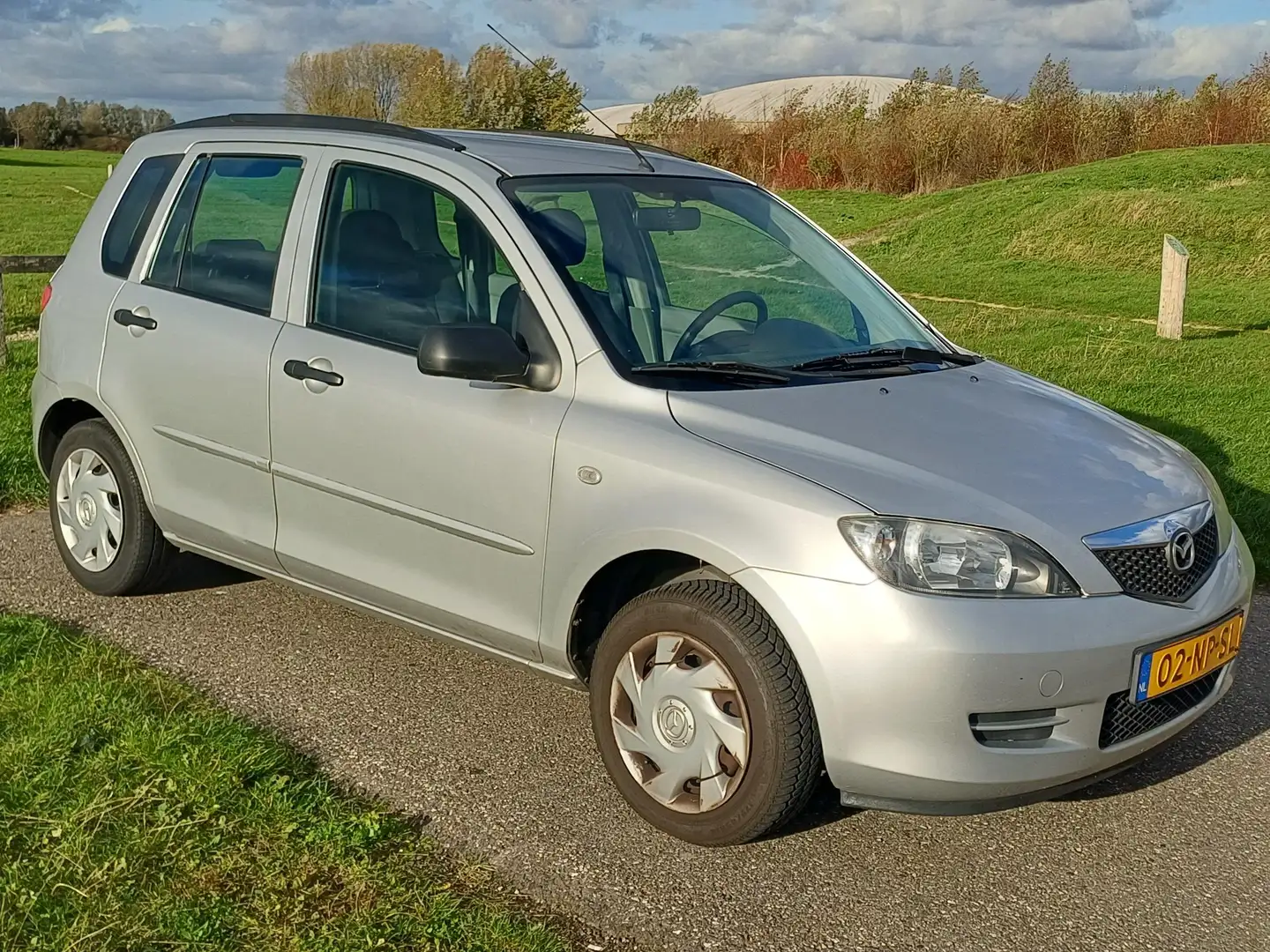 Mazda 2 2 1.2 Exclusive Grijs - 1