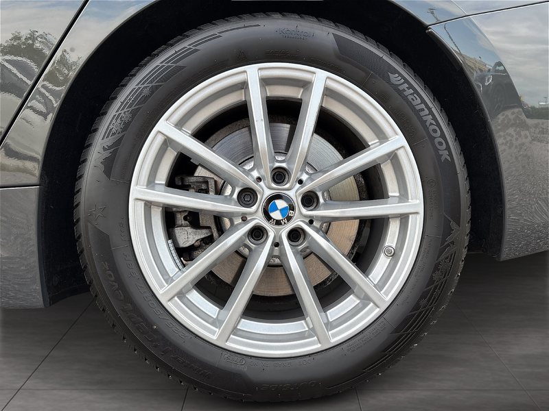 BMW 330 i xDrive Touring M Sportpaket Head-Up Innovationsp — photo 5