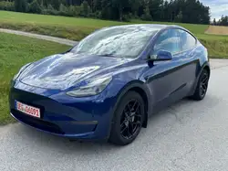 Tesla Model Y Long Range Dual AWD 1HAND GUTER ZUSTAND