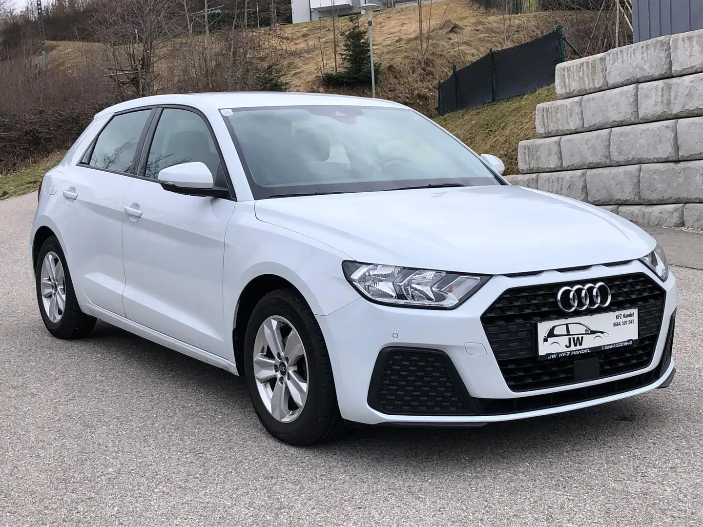 Audi A1 Sportback, *Garantie*, Autobahn Jahres-Vignette 26 Weiß - 1