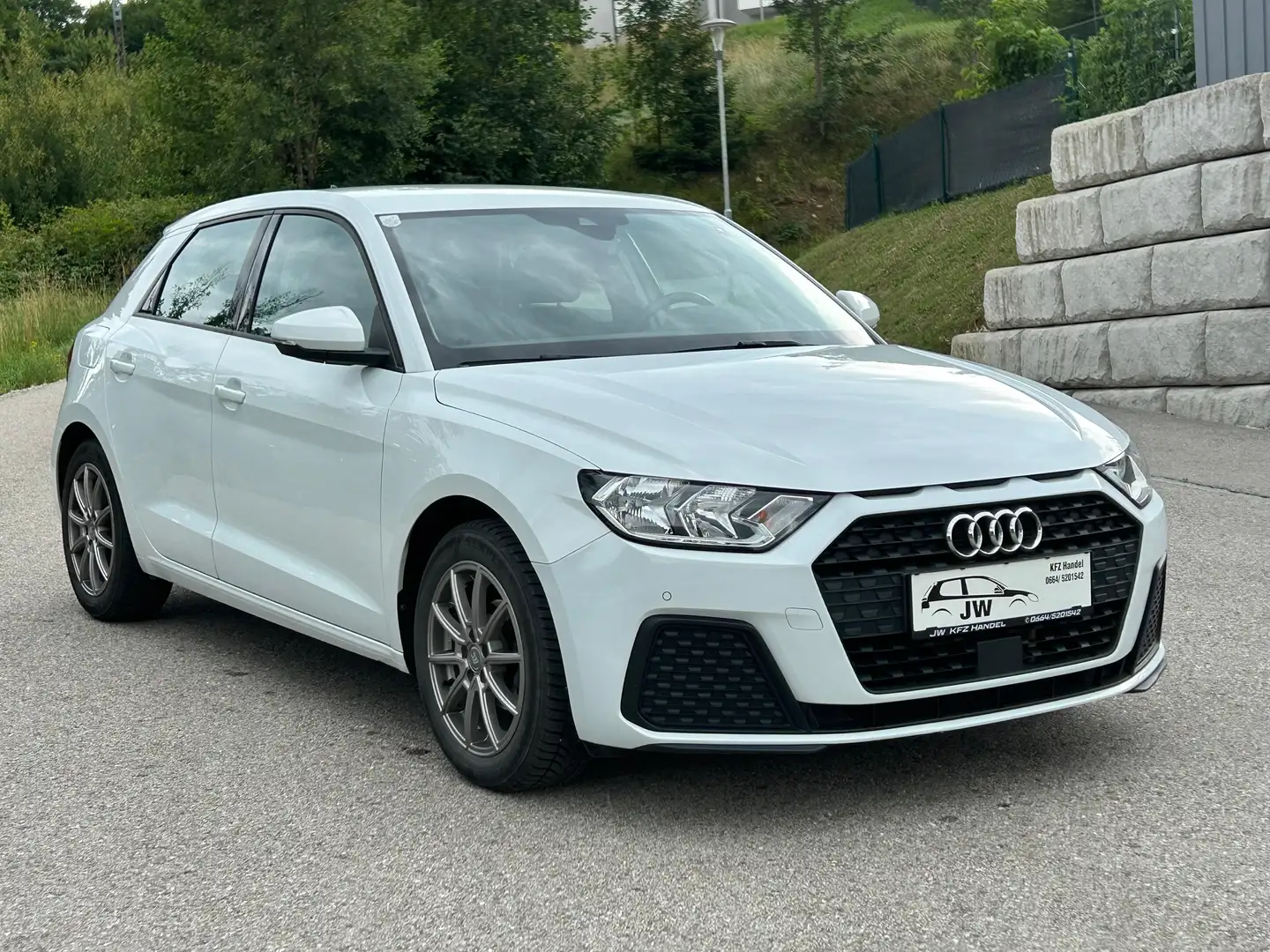 Audi A1 Sportback, *Garantie*, Autobahn Jahres-Vignette 26 Weiß - 1
