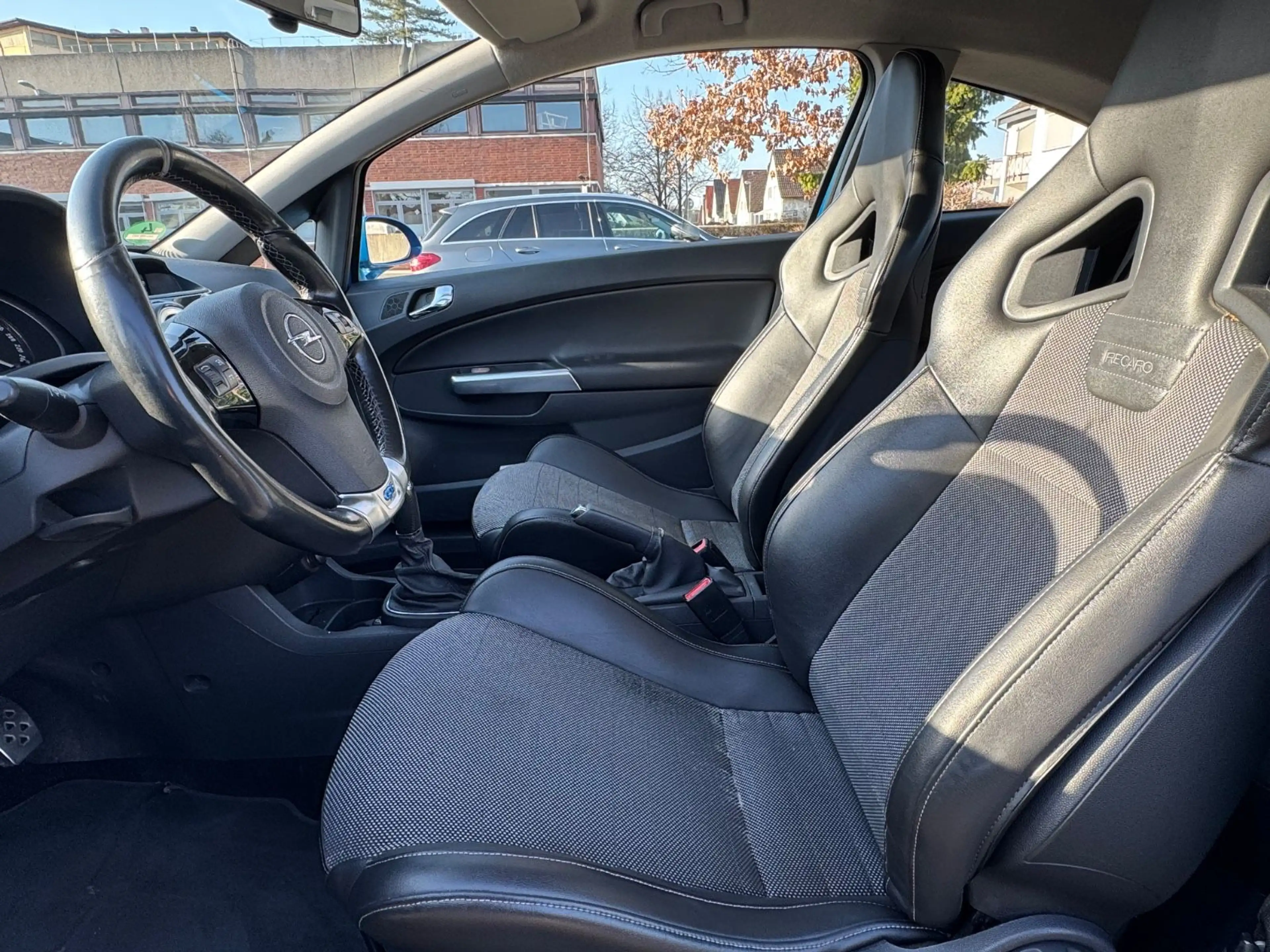 Opel Corsa D OPC 1.6 *220ps*KLIMA*T.LEDER* — photo 11