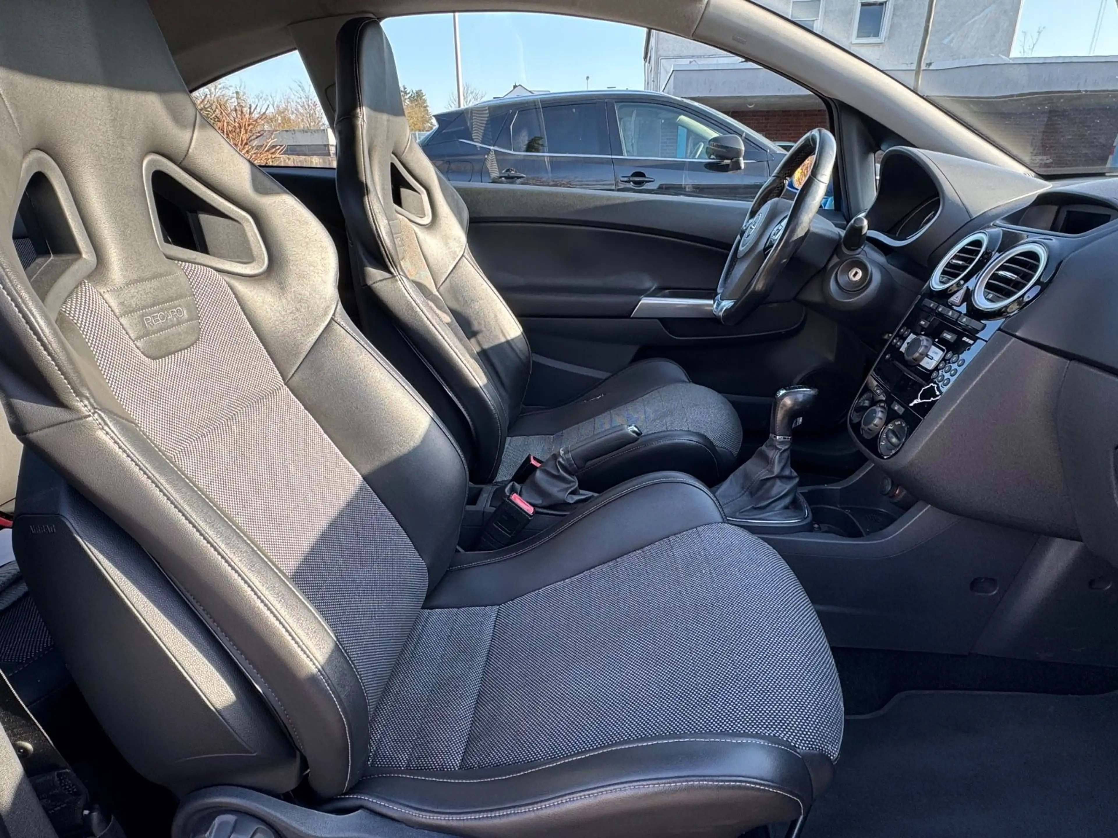 Opel Corsa D OPC 1.6 *220ps*KLIMA*T.LEDER* — photo 12