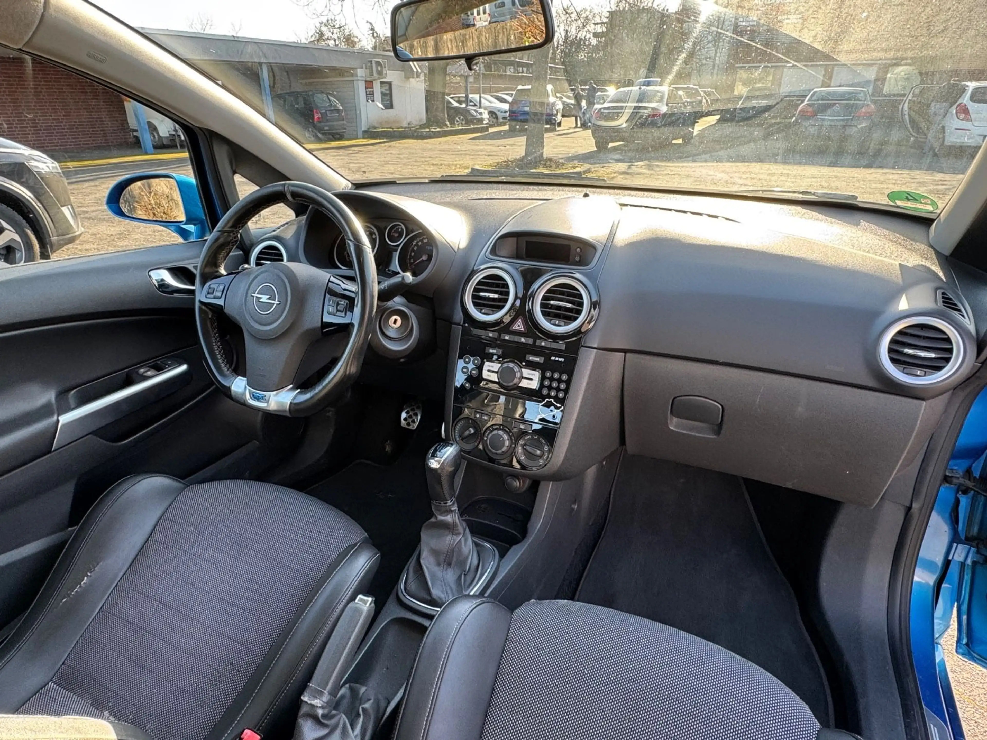 Opel Corsa D OPC 1.6 *220ps*KLIMA*T.LEDER* — photo 10