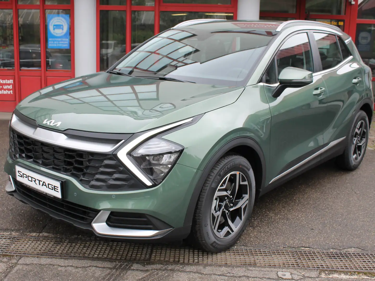 Kia Sportage 1.6T-GDI MHEV 2WD Automatik Grün - 2