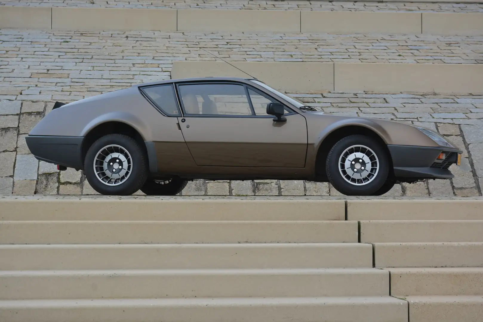 Renault Alpine A310 2.7 V6 Braun - 2