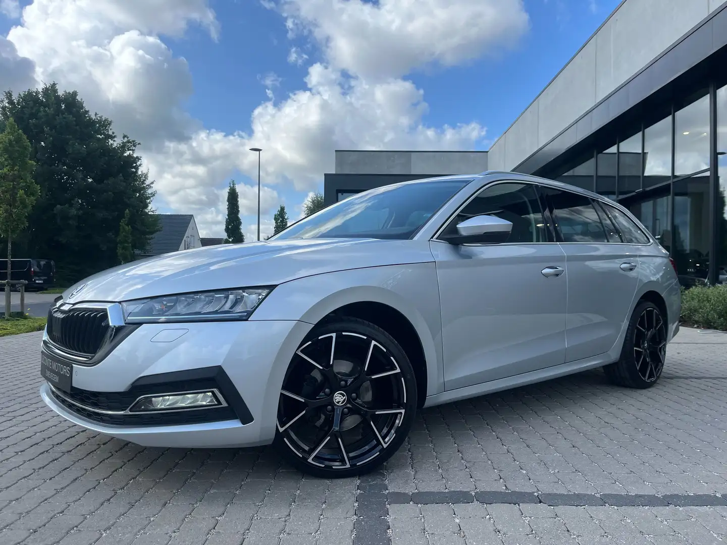Skoda Octavia Octavia 1.0 TSI Panodak/LED/Sportzetels/Carplay/.. Gris - 2