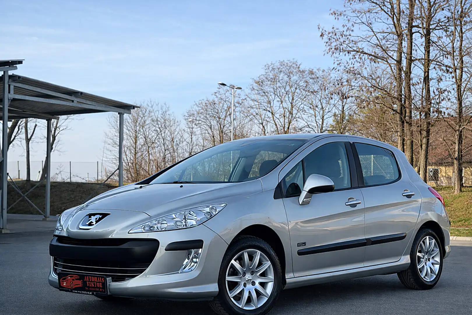 Peugeot 308 1,4 16VVTi Lion Edition*WENIG KILOMETER,SERVICE... Silber - 2