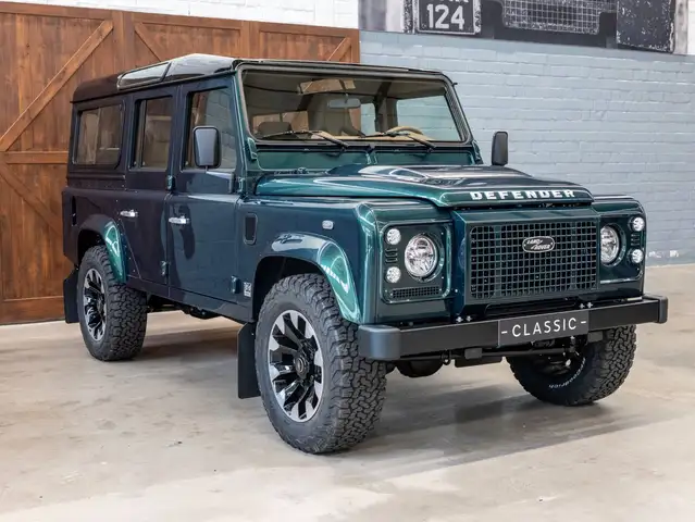 Land Rover Defender