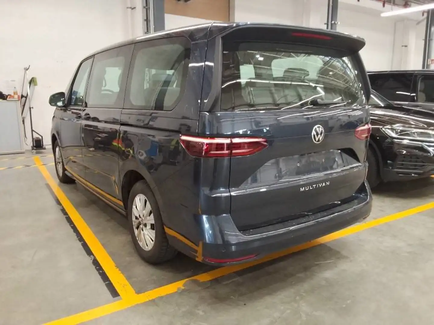 Volkswagen T7 Multivan LÜ Lang 2.0TSI Life LED/AHK/STHZ/PANO/VIRTUAL COCK Bleu - 2