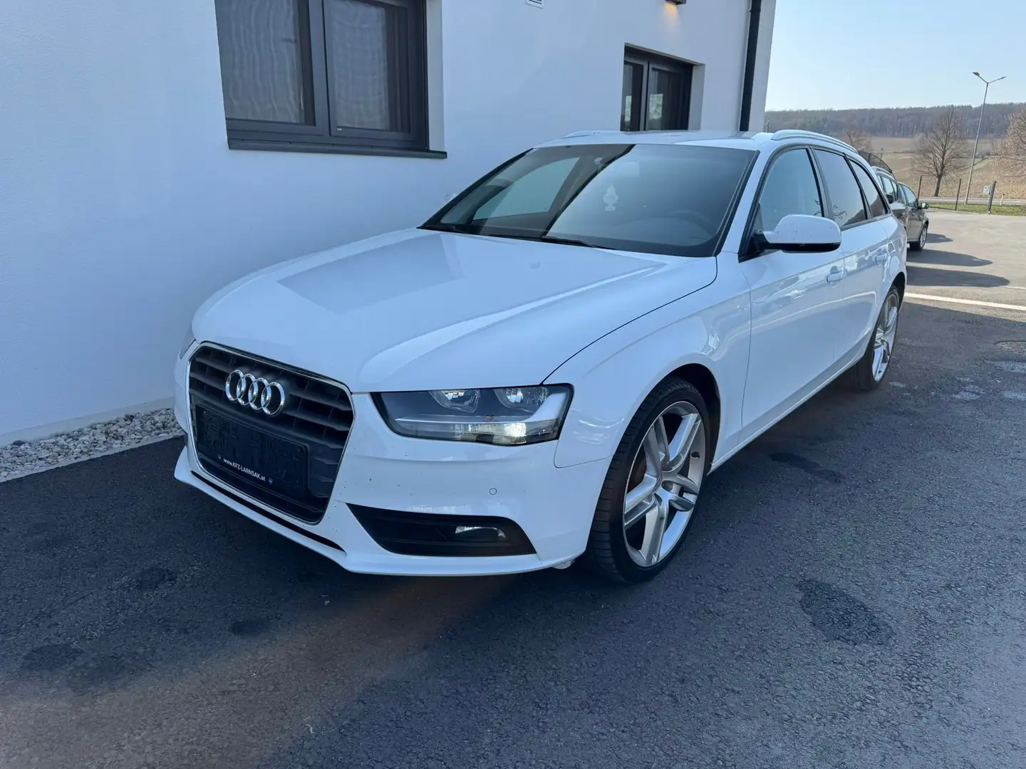 Audi A4 Attraction Weiß - 1