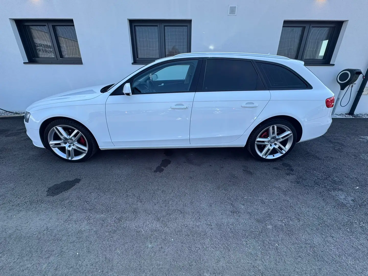 Audi A4 Attraction Weiß - 2